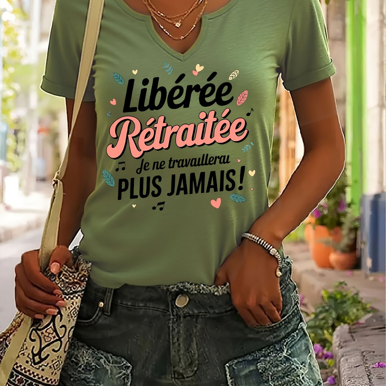 TEMU T-shirt Retraitee Je Ne Travaillerai à manches courtes et col en V, haut décontracté pour l'été, vêtement tendance pour femme