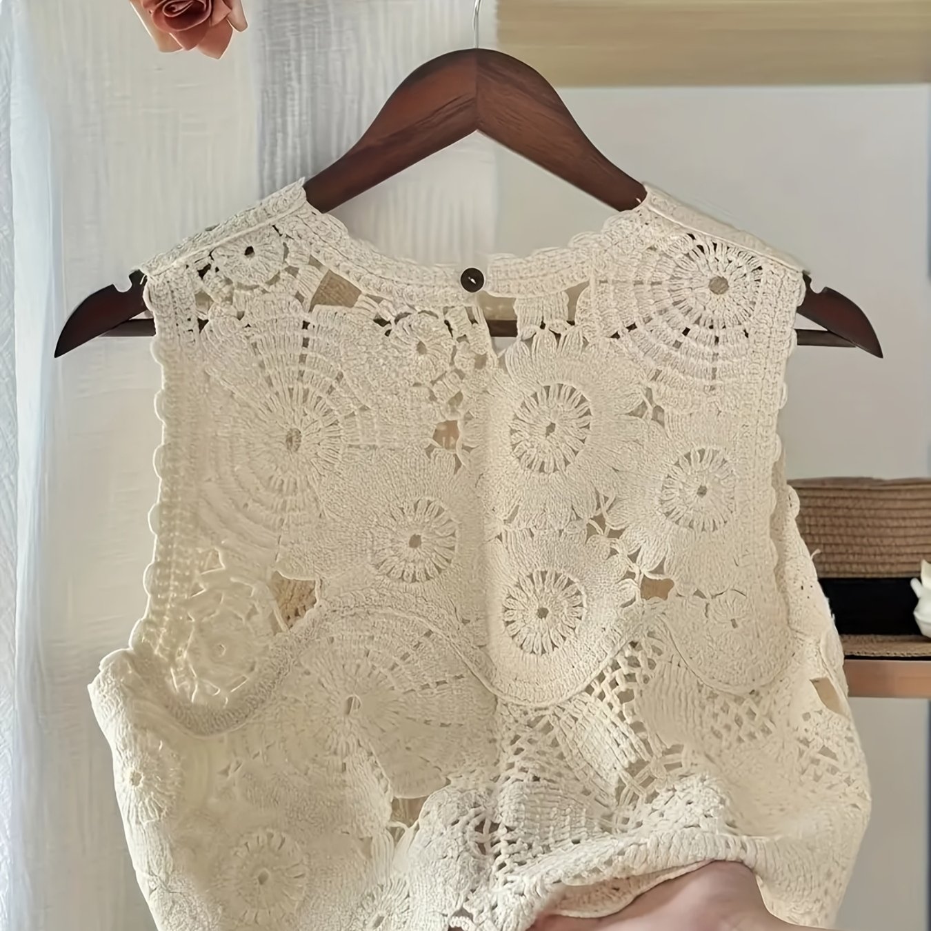 TEMU Women's Crochet Vest, Floral Hollow-out Round Neck Sleeveless Top, Boho Tank, Perfect For Layering Or Wearing Alone, Ideal For Summer Daily ,