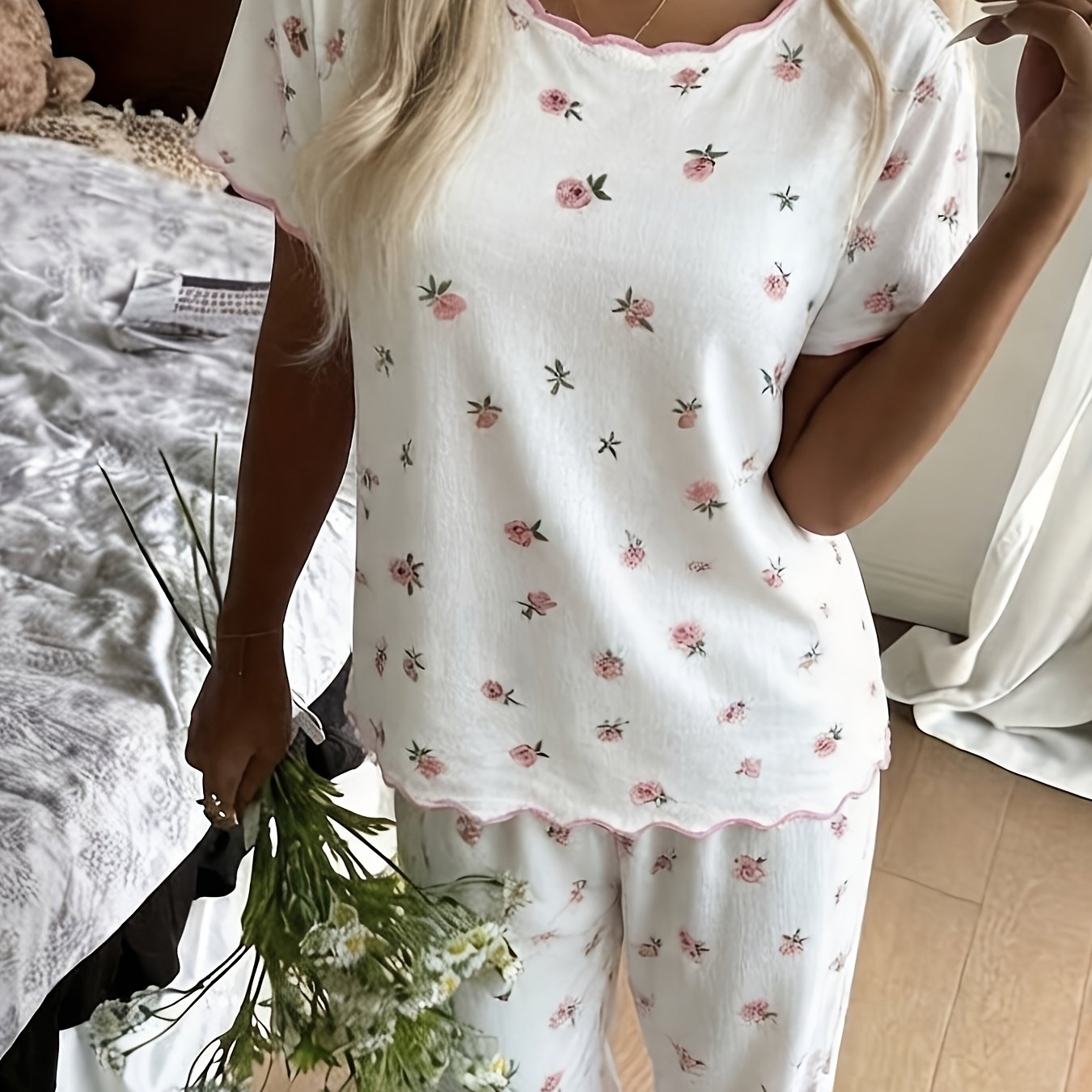 E-shop Romantisches Blumenrosen-Farbblock-Wellenkanten-Druck Kurzarm-Pyjama-Set, Weiches Bequemes Damen-Pyjama-Set