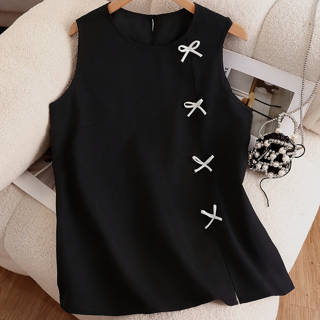 E-shop Plus Size - Plus Size - Plus Size Damenweste Sommer Neue Schmetterlingsdekoration Schwarzes ärmelloses Damenoberteil