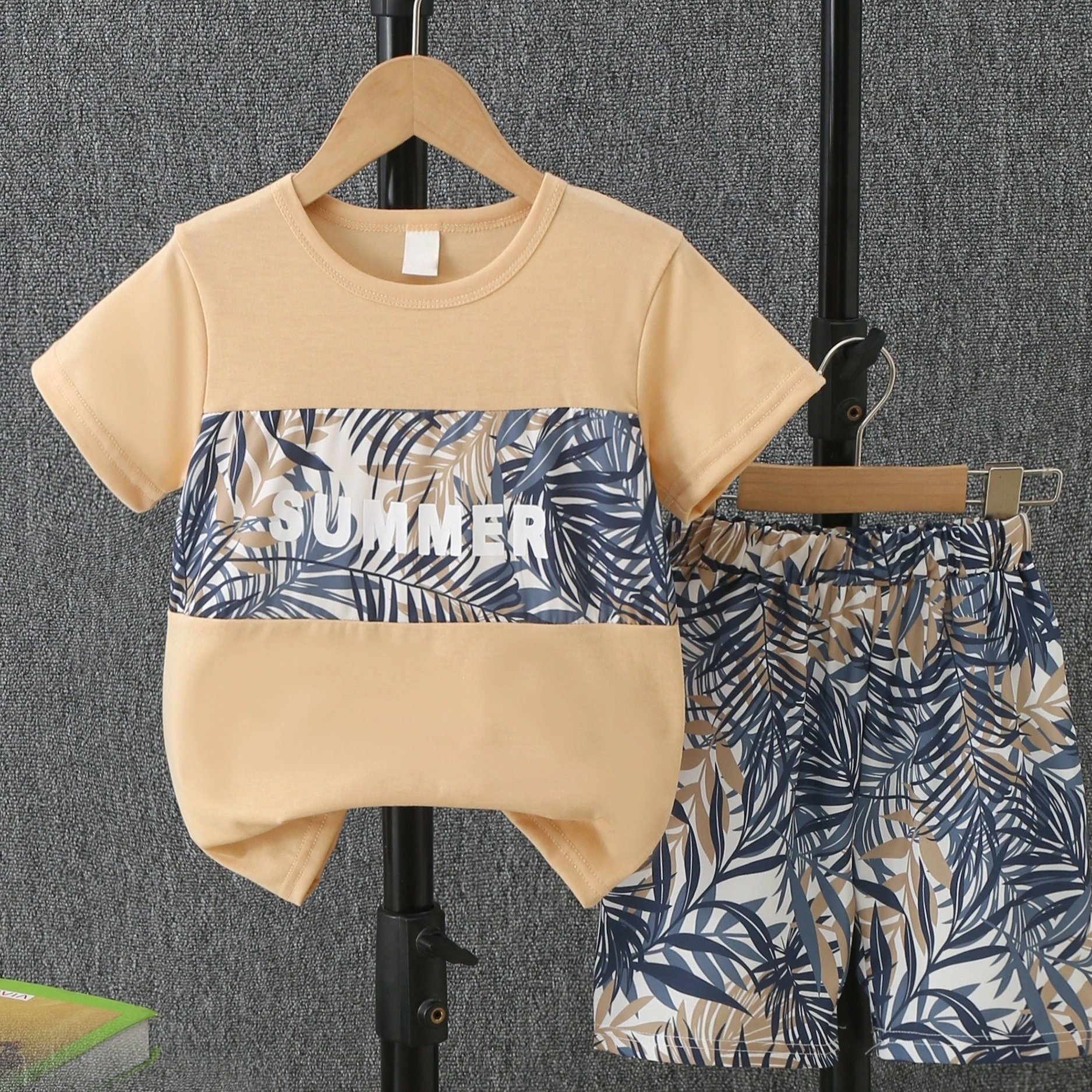 Image of Summer Baby Leaf Print Stitching Short Sleeve Suit In A Of Colors, Perfect For Outdoor