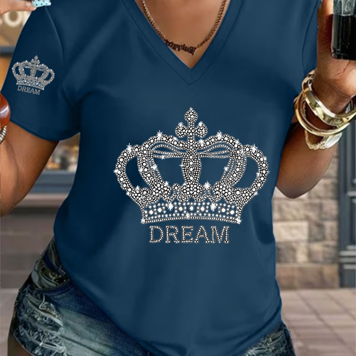 TEMU 1pc Crown Print V-neck T-shirt Showcasing Elegant Charm Summer New Y2k Style Women's Casual Athletic Sleeve Print Elegant Daily Versatile Top
