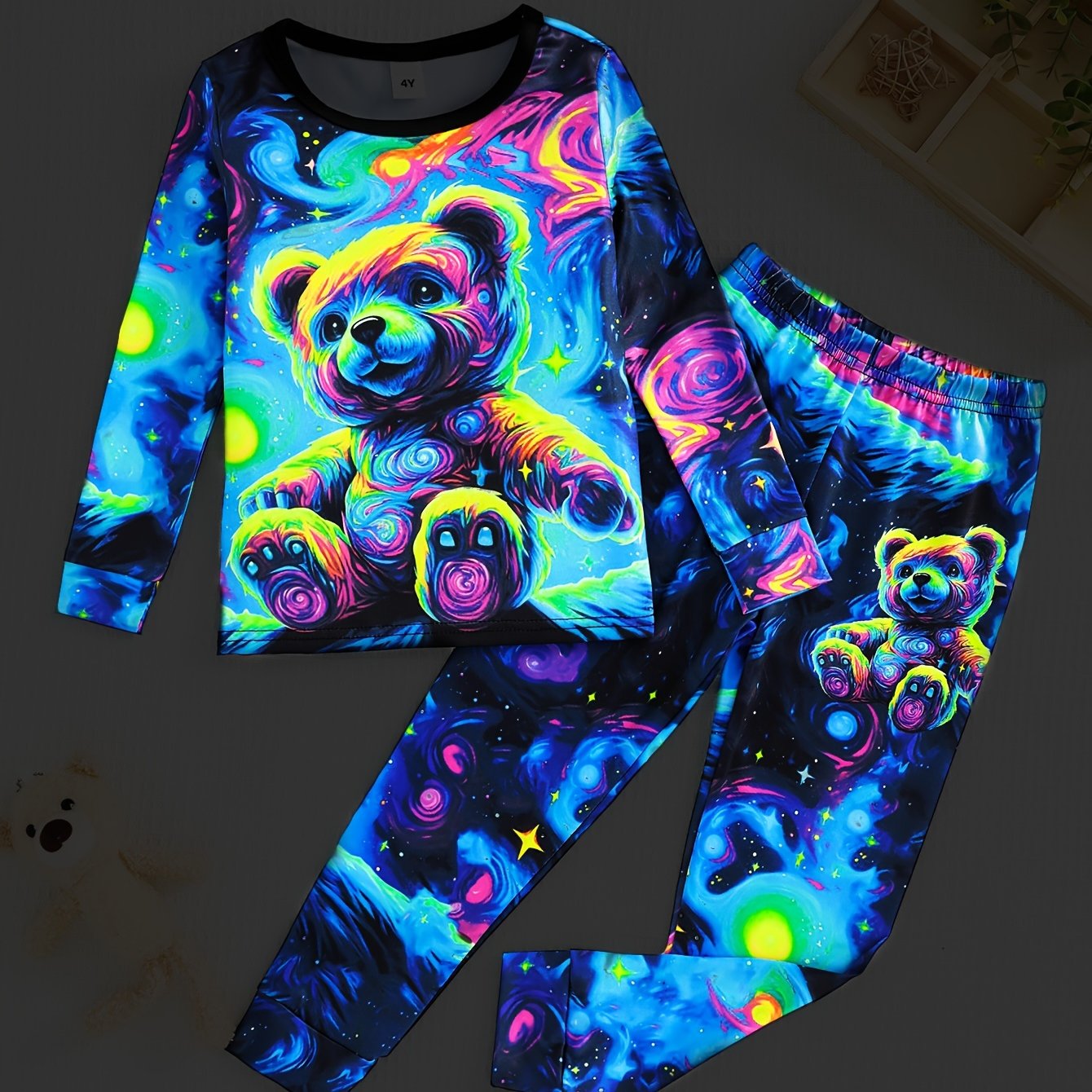 Image of Boys' Spring/autumn 2pcs Set, -the-dark Cute Brown Bear Plush Print Round Neck Drawstring Sleeve Long Sleeve Top And Fluorescent Planet Starry Sky Ankle Pants, Tight Fit Cute Little Boy Set