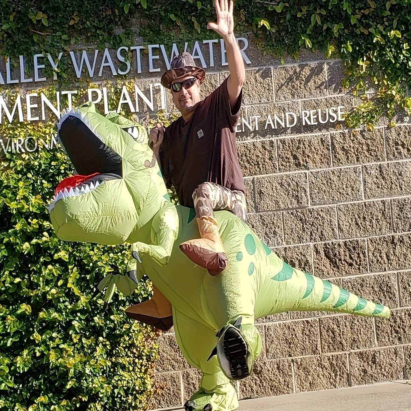 Image of Inflatable Dinosaur Costume For Adults For Carnival And Halloween (no Size Measurement Needed For Inflatable Costumes)