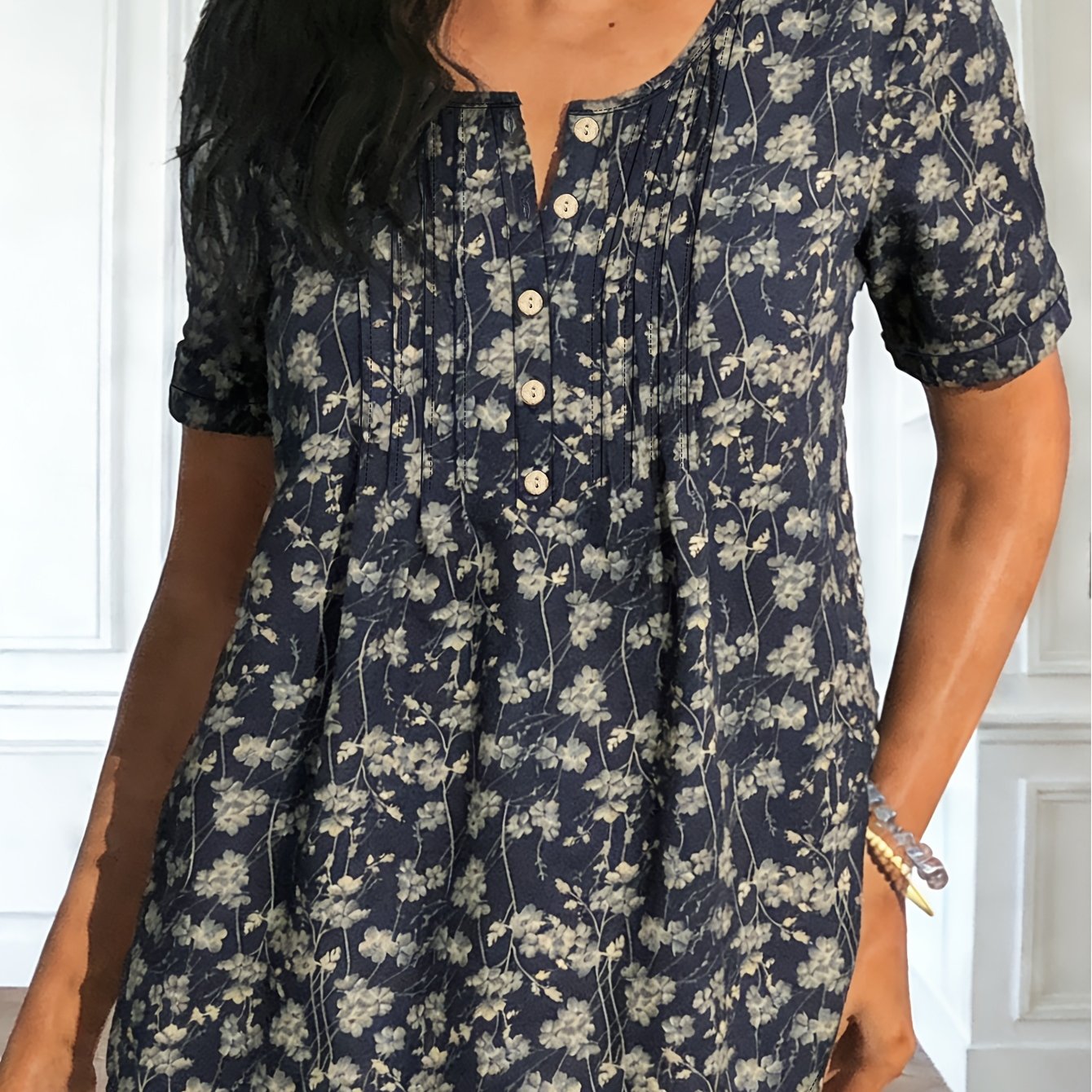 TEMU Plus Size - Women's Size Gentle Style Printed Round Neck Blouse, Button-up Half-open Loose Short Sleeve Top