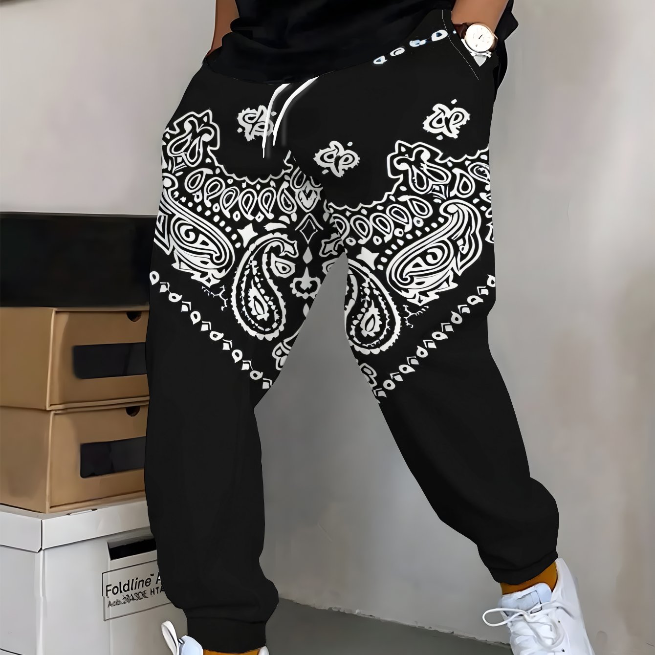 TEMU Pantalon de sport pour homme, imprimé tendance, fond noir, motif blanc, design de col, cordon de serrage et poches, pantalon long décontracté et