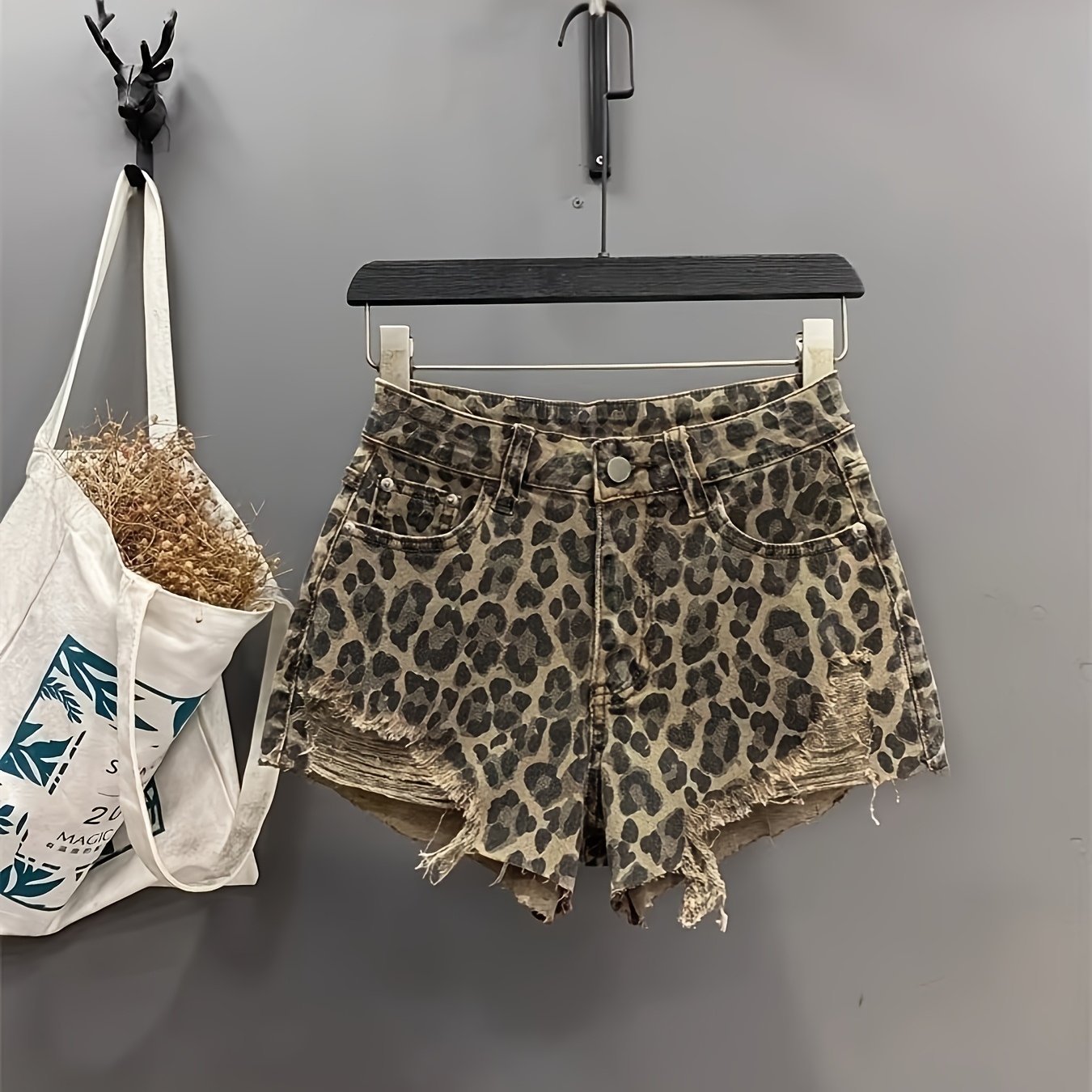 TEMU Pantaloncini di jeans casual da donna a vita con stampa leopardata unica, nuovi arrivi per l'estate 2026; Hot pants trendy a linea A con larga e
