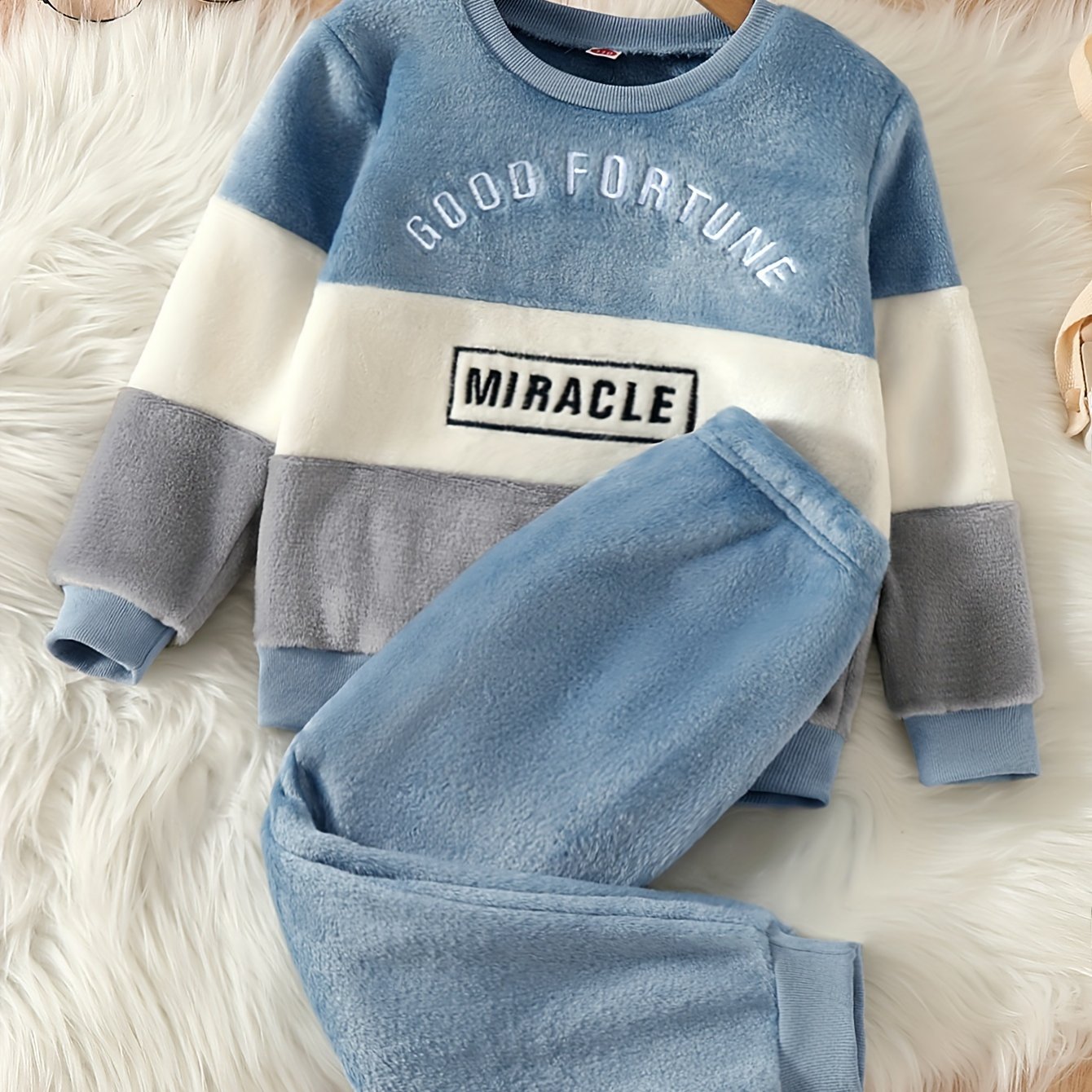 Image of Boys' Winter New Arrival Set, Thickened Warm Long Pants Set For Toddlers And Young Children, Stylish And Fuzzy Casual 2pcs Set, Perfect For Outdoor
