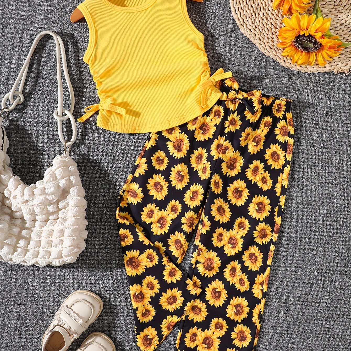 Image of 2 Pcs Girls' Fashion Vest And Pants Sunflower Print Bowknot Set For Casual , Perfect For Outdoor
