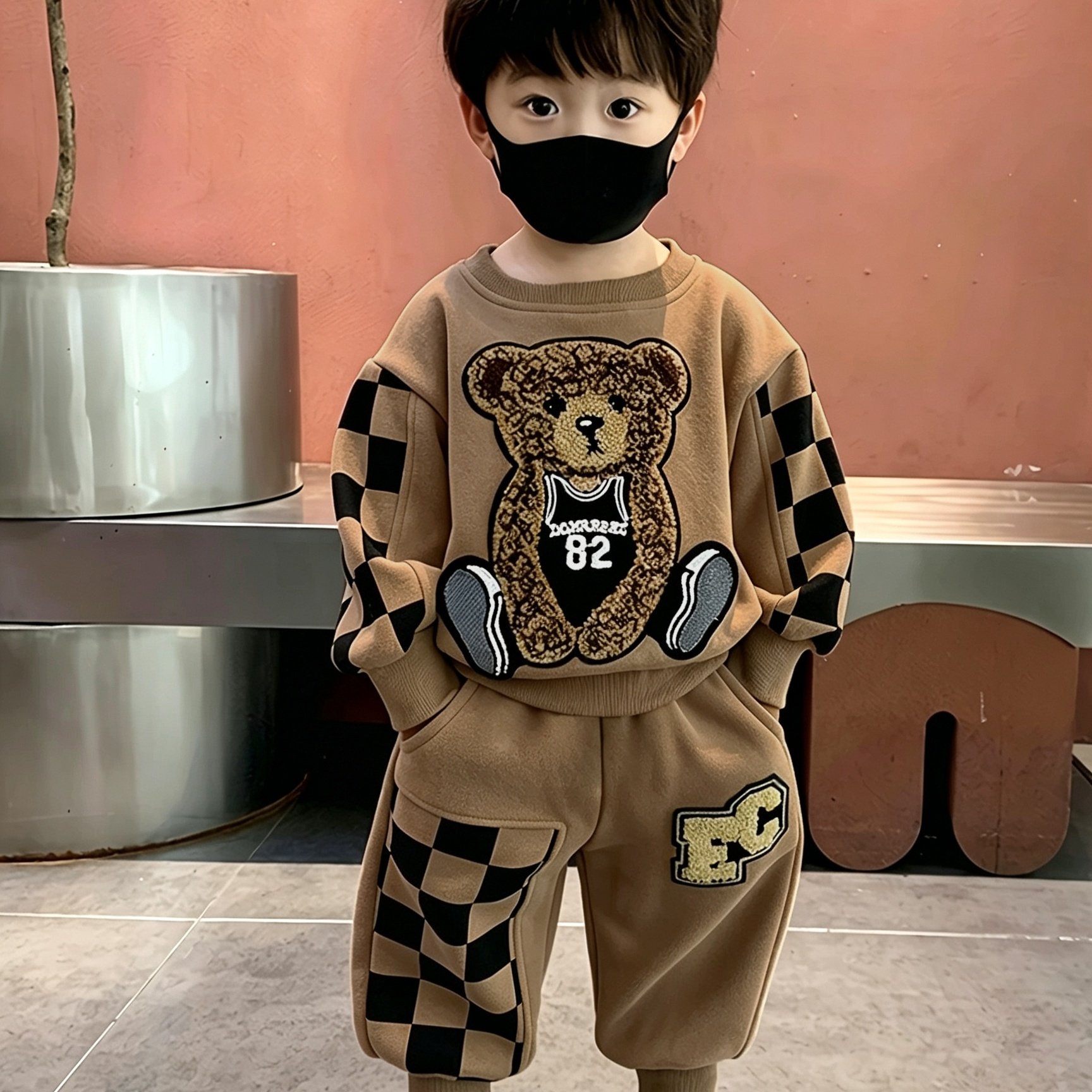 Boys' Round-neck Sweatshirt And Leg Trousers Set, Black Plaid Print And Bear Patch, Suitable For Autumn And Winter, Suitable For Leisure Activities, Suitable For Outdoor Wear