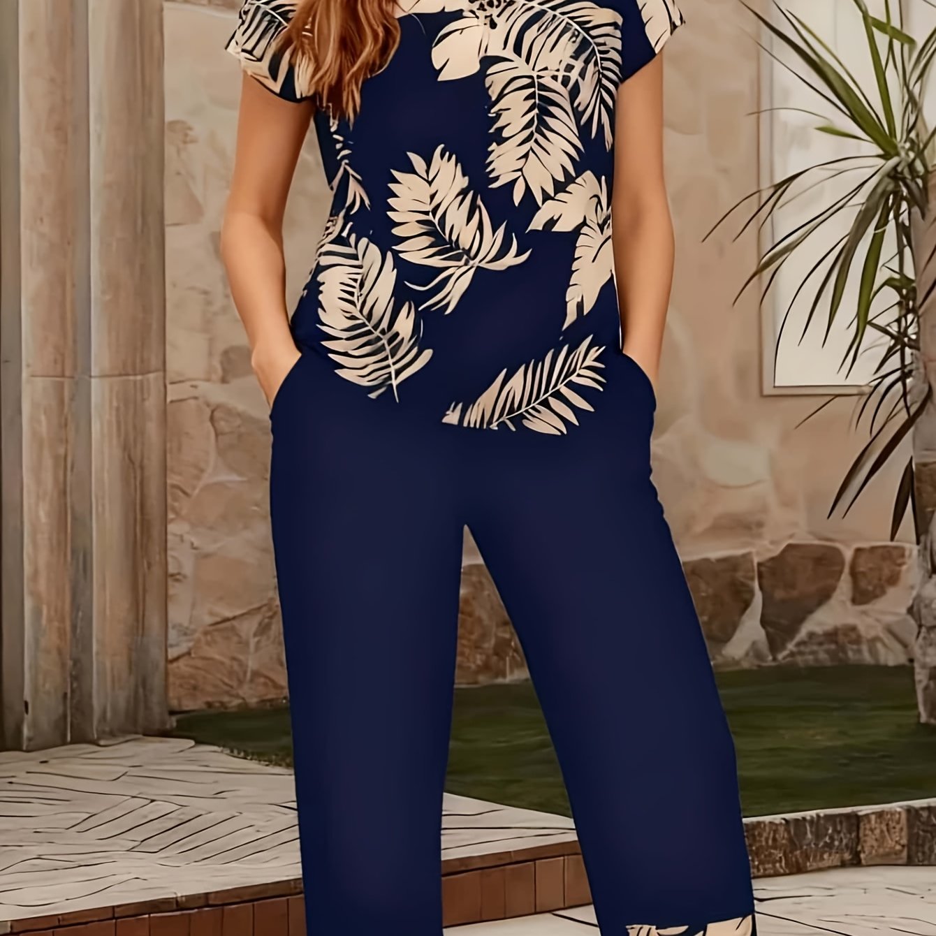 Image of Women's Elegant Temperament Short Sleeve Capri Pants Printed Set