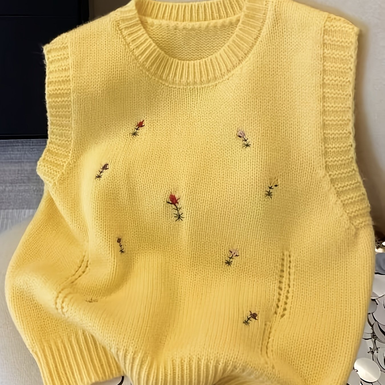TEMU Women's Embroidered Sweater Vest, Sleeveless Loose Round Neck 2026 Spring/autumn New Vest Cardigan Top