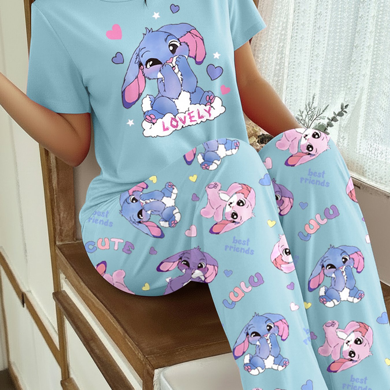 E-shop Damen Blau-Rosa Hasenmuster Rundhals Kurzarm Top und Langhose mit vollständigem Hasen-Print, lässiges, süßes Pyjama-Set | für Erwachsene, alle