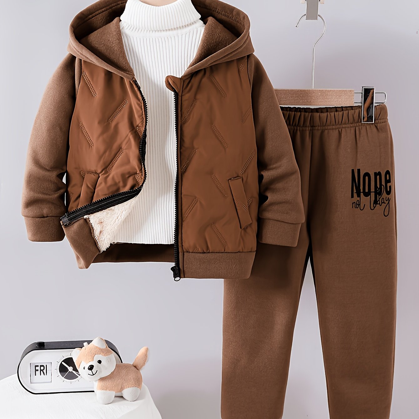 TEMU Ensemble de mode pour garçon automne/hiver : Veste chaude zippée doublée à capuche et pantalon à taille élastique avec motif de lettres "NOPE".