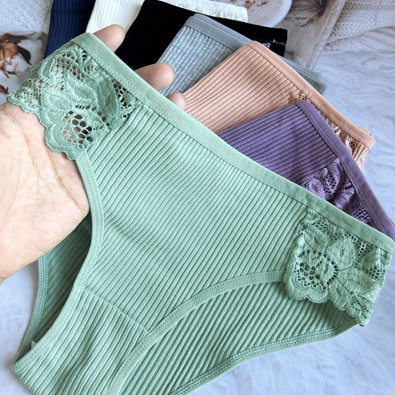 7pcs Women's Comfortable Solid Color Lace Contrast Breathable Mid-rise Panties