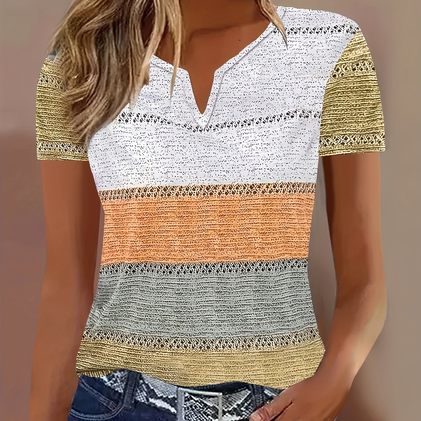 V-neck T-shirt Short Sleeve Style