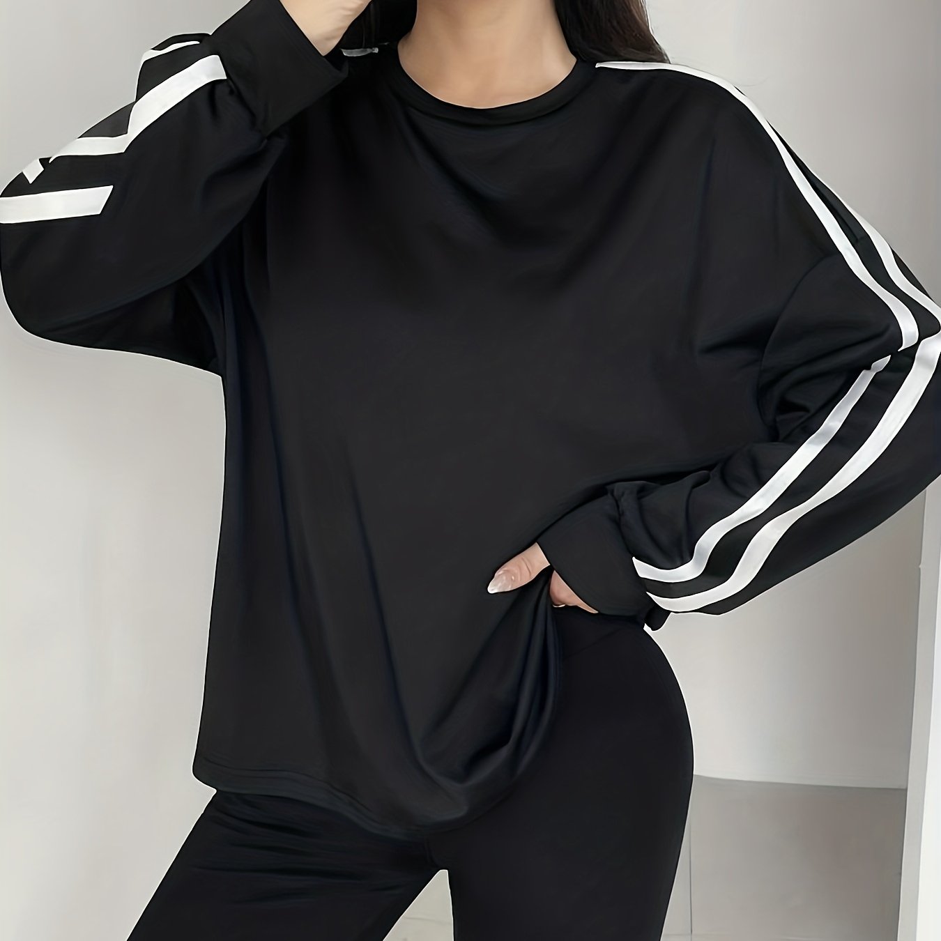 E-shop Lässiges Damen T-Shirt mit Rundhalsausschnitt und langen Ärmeln, ideal für Sport und Freizeit