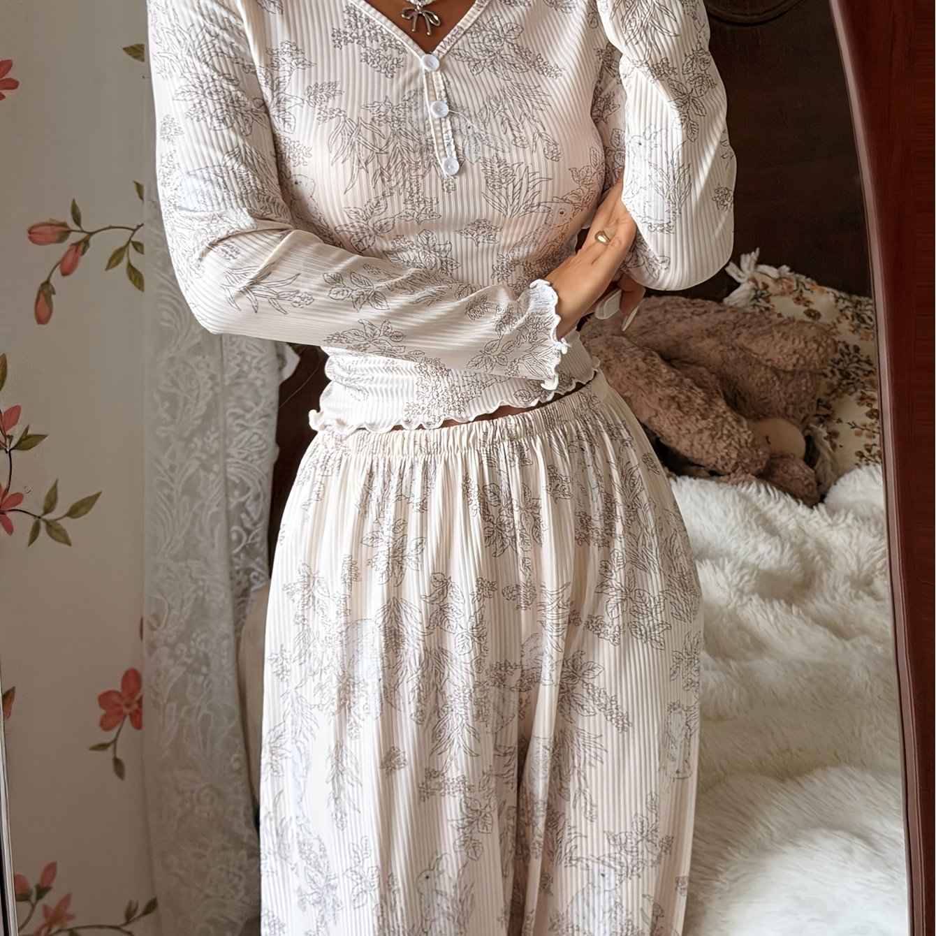 TEMU Double-threaded V-neck Pajama Set, White Rabbit