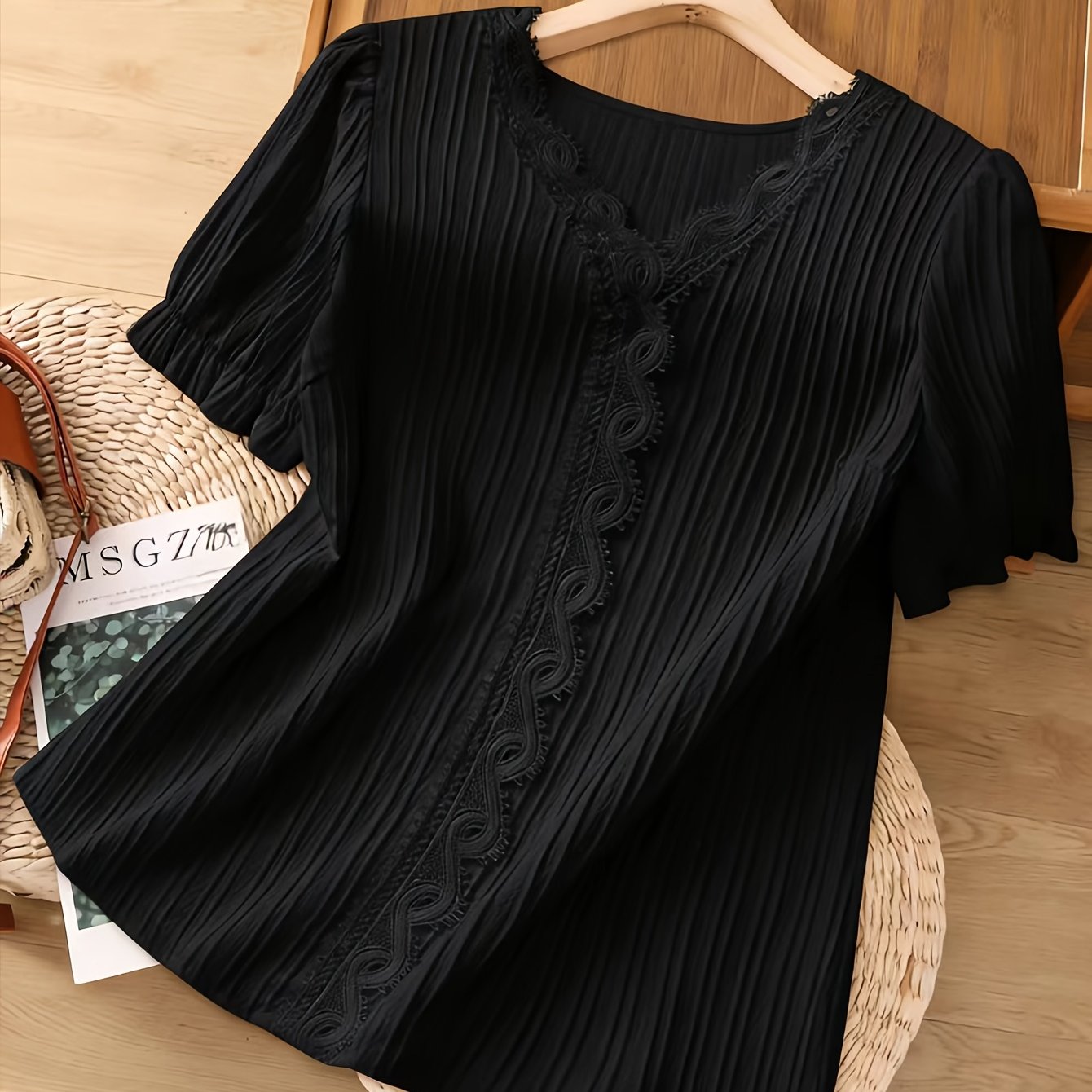 TEMU Plus Size - Plus Size - Women's Fashion Short Sleeve Lace V-neck Plus Size Blouse