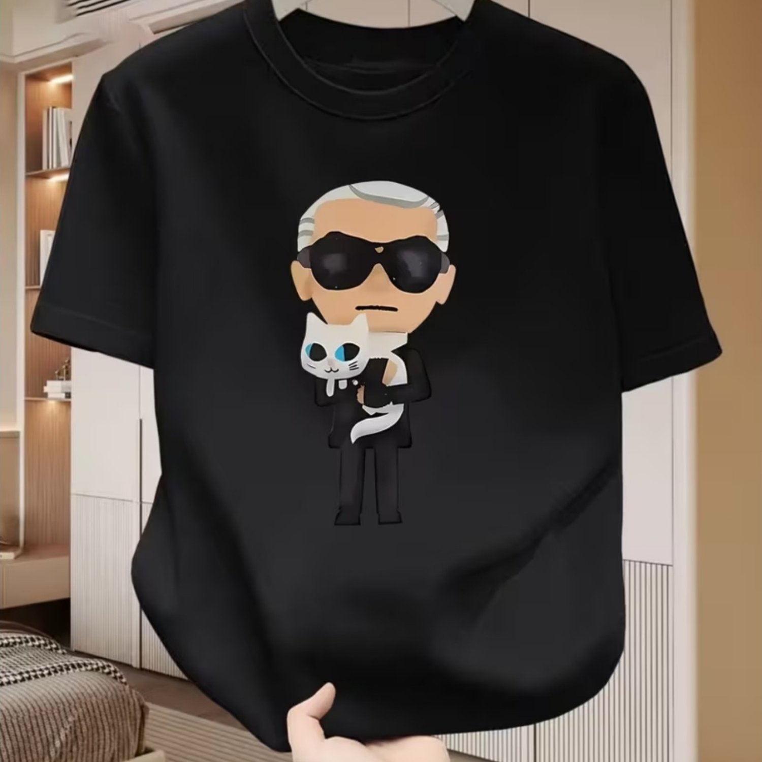 Trendy, Relaxed Men's Short-sleeve Tee