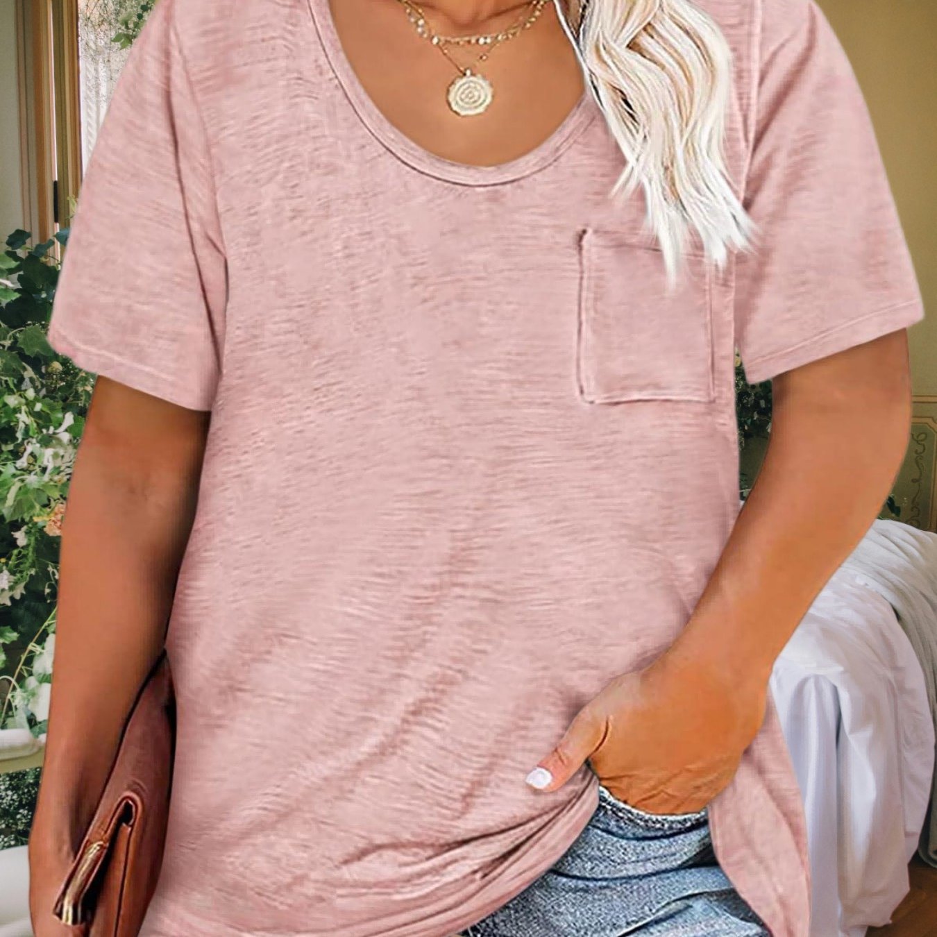 Image of Casual Plus-size Tunic T-shirts For Women, Featuring Short Sleeves, A Round Neck, And A Soft, Loose Fit, Perfect For Summer And Equipped With A Pocket