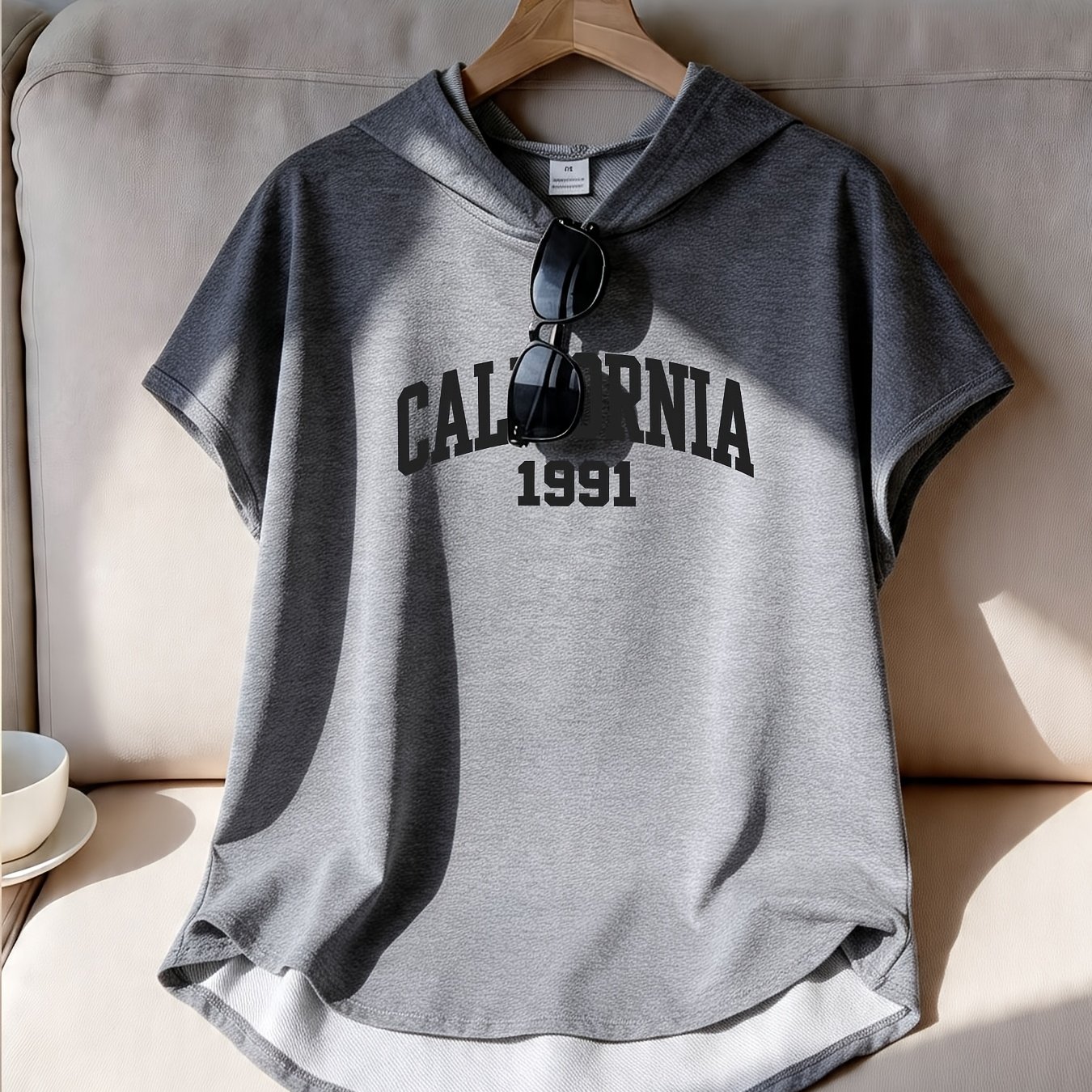 TEMU 1pc Fashion Top Beautiful Ladies Waist-cinching Batwing Sleeve Short Sleeve California 1991 Print Hooded Sweatshirt Loose Casual Short Sleeve,