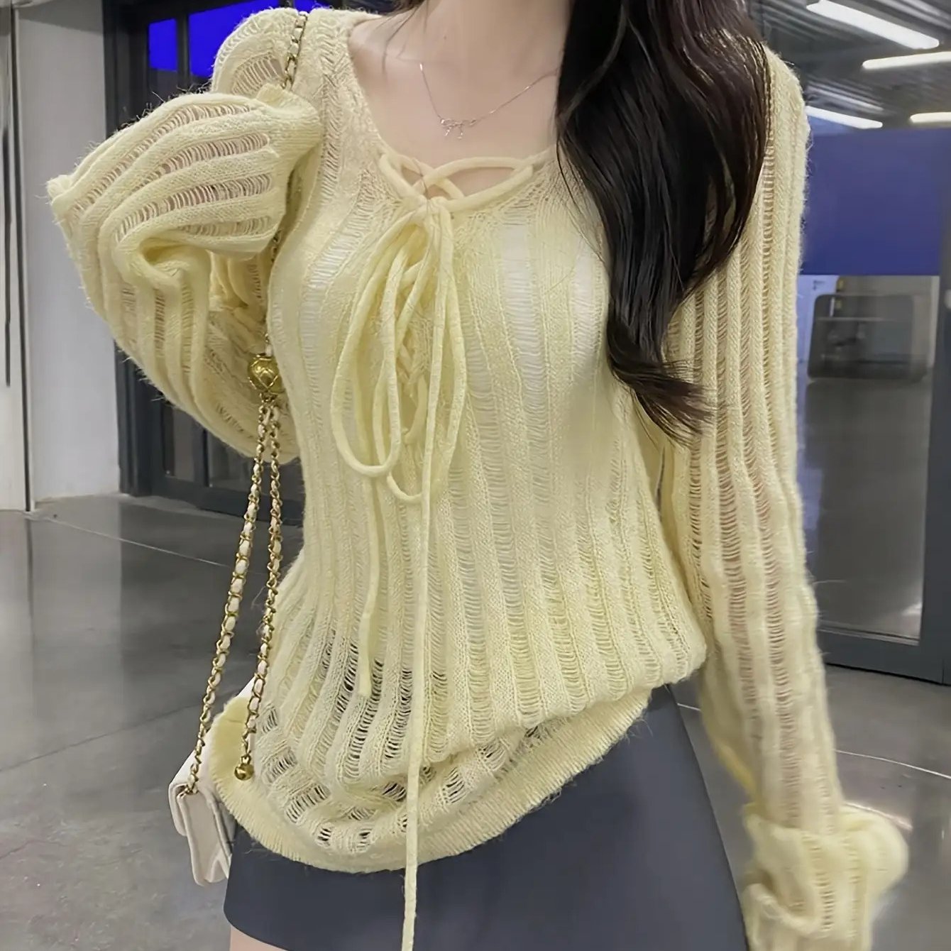 TEMU 【商品名】おしゃれな長袖スリムトップ、ホロクロスストラップデザイン