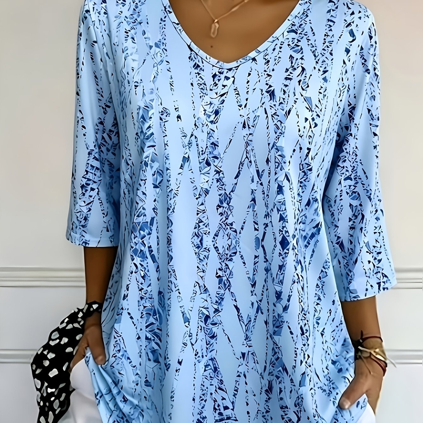TEMU Plus Size, New Casual Versatile Classic Top Printed V-neck T-shirt Fashionable Women'-quarter Sleeve Top 's