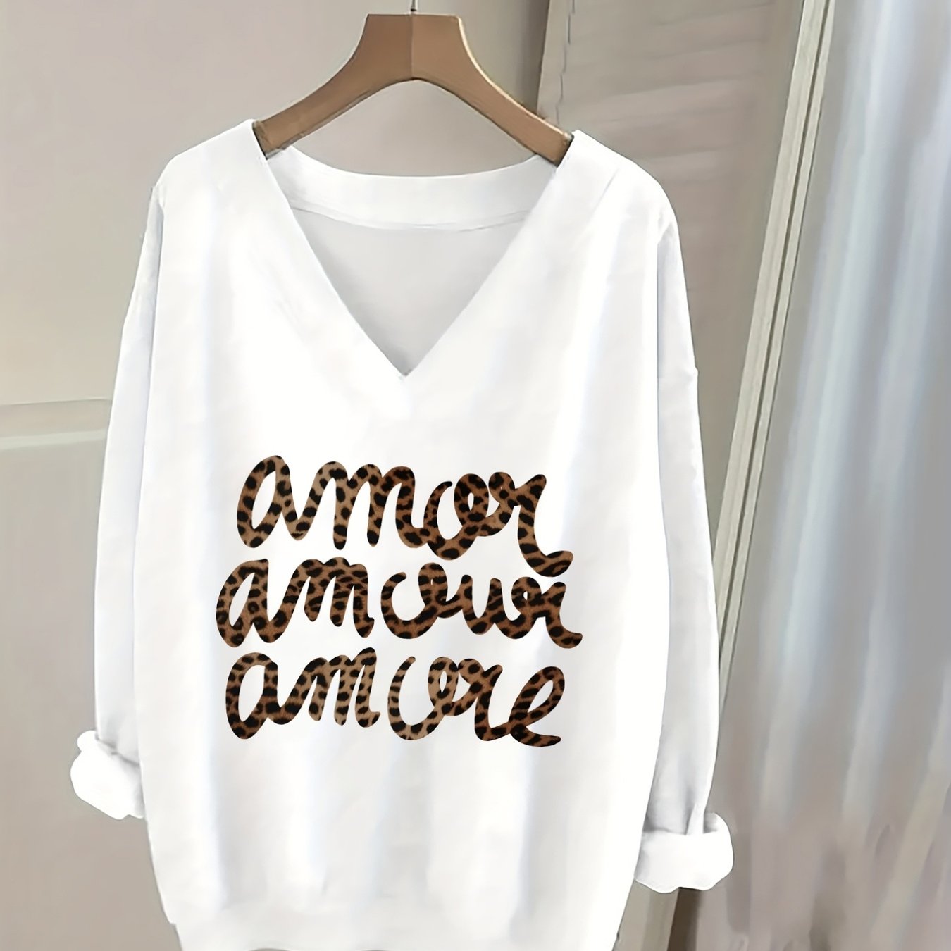 TEMU Sweatshirt pour femme à col en V et manches longues, imprimé léopard et motif cœur, automne/hiver, chaud et confortable, élégant et décontracté,