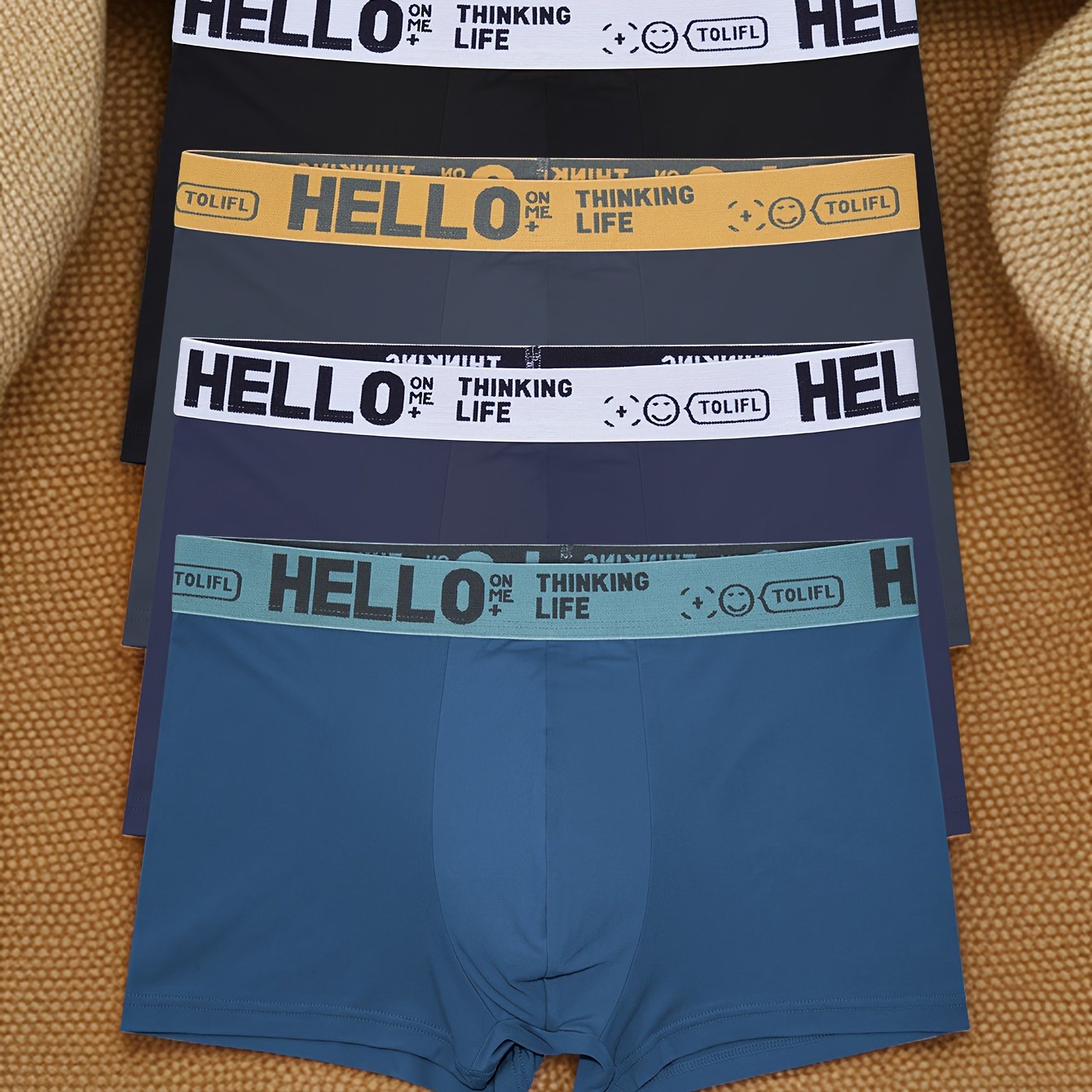 E-shop Ein Set aus vier Herren-Boxershorts aus weichem und bequemem Stoff, geeignet für lässigen Sport. Diese stylischen, atmungsaktiven und