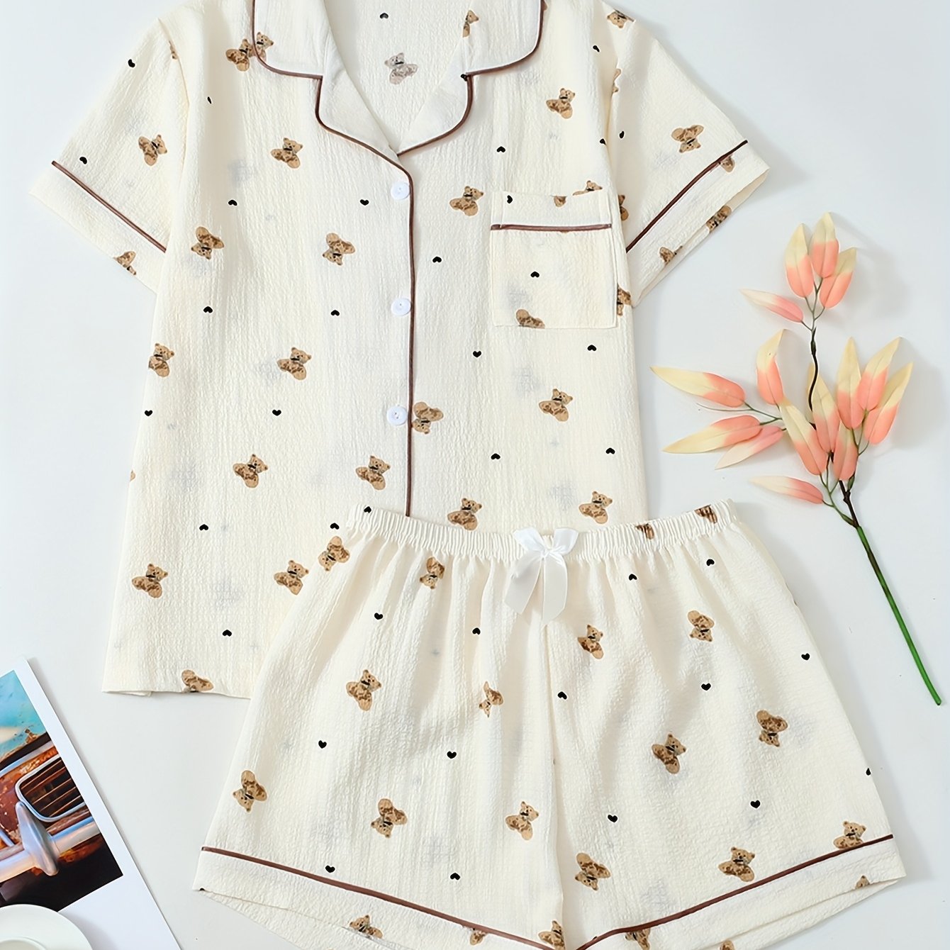 E-shop Neue Sommerkollektion mit einem schlichten und niedlichen Bär-Design mit Herzdrucken, einem Kurzarm-Cardigan-Pyjama-Set mit kurzen Hosen.