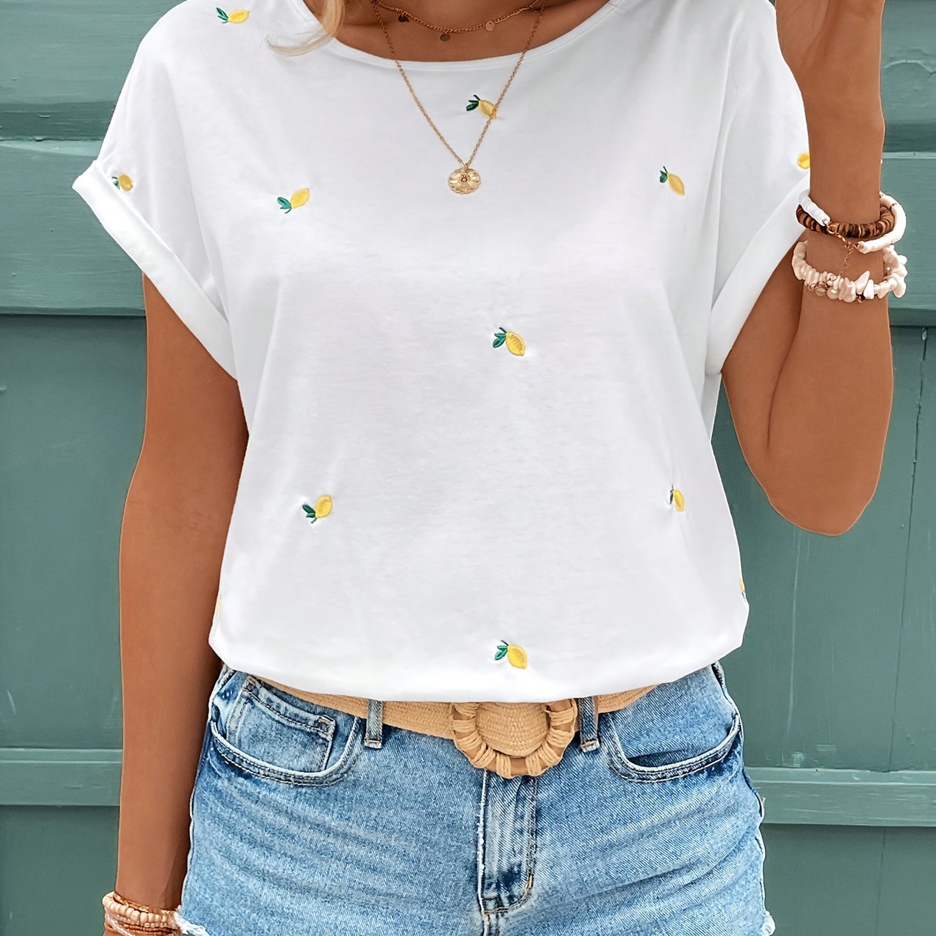 E-shop Damen Weißes Kurzarm-Rundhals-T-Shirt mit Zitrone & Blatt Handstickerei - Lässige Sommerbluse, Gelbes Zitronenmuster, Maschinenwaschbares