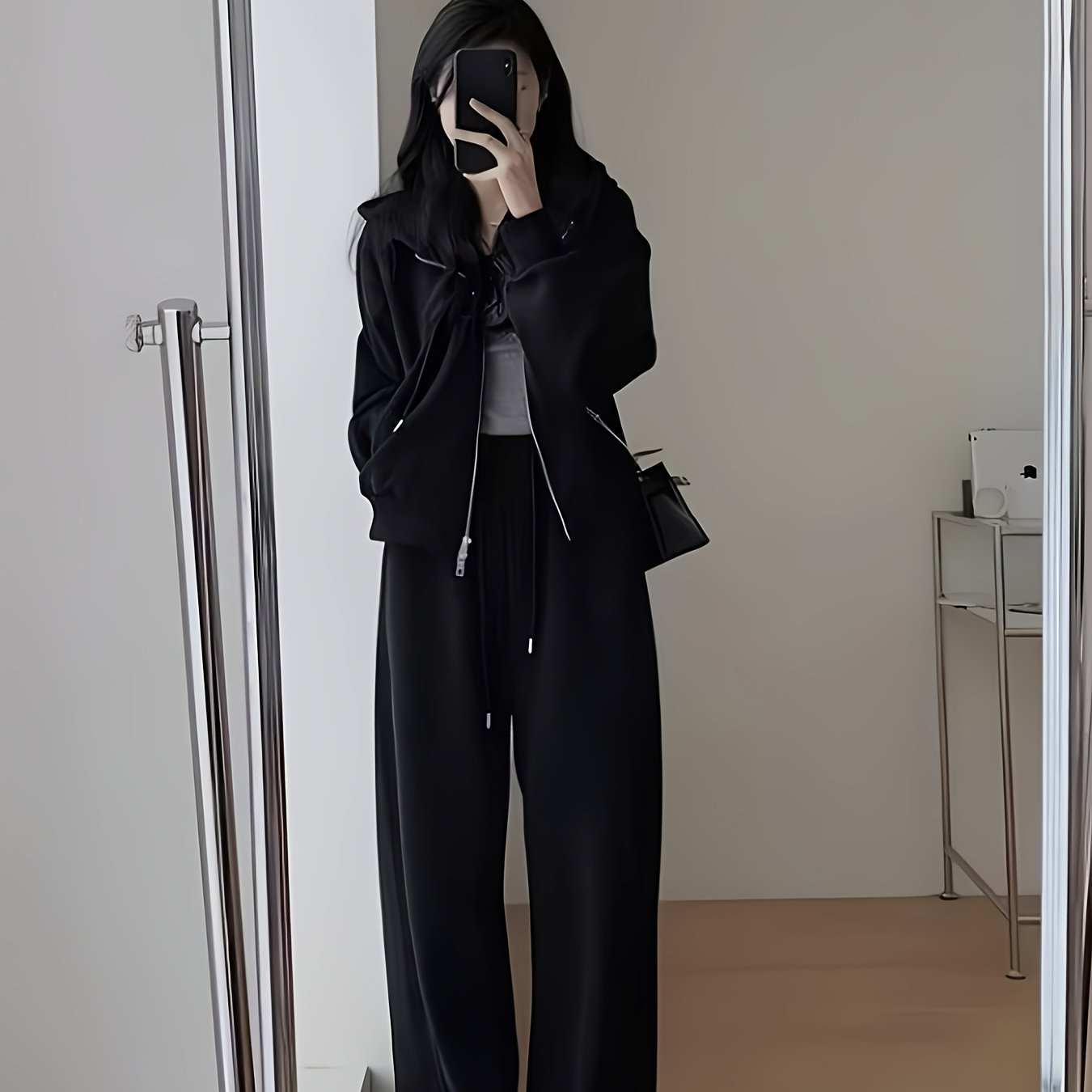 TEMU 秋冬向けトレンディなカジュアルスーツ 女性用フード付きデザインとファスナーの詳細が特徴、やや広いドローパンツに合わせた柔らかく伸縮性のある生地で快適フィット。カジュアルウェアとして最適