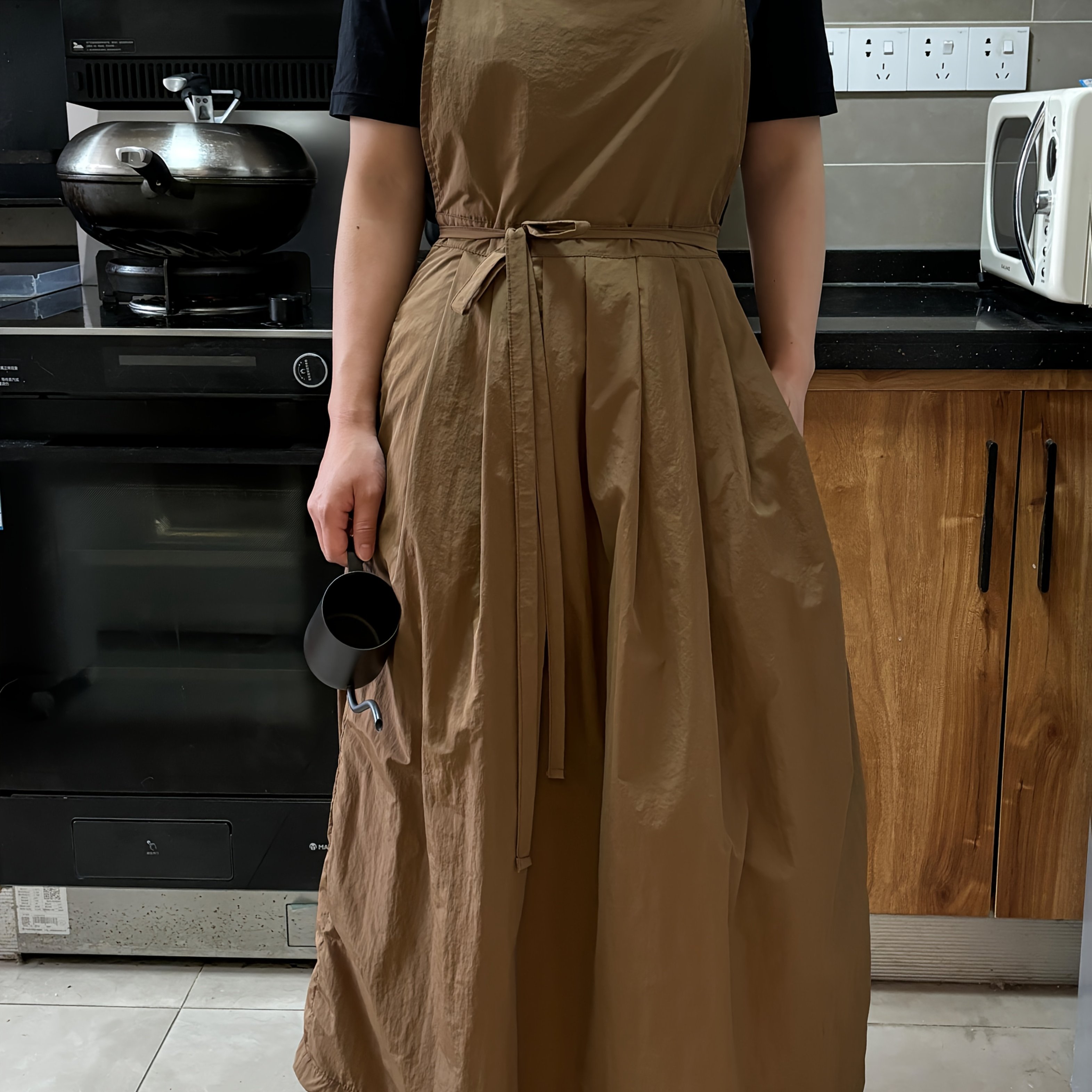 TEMU 1pc Pleated Extended Apron, Adjustable Women's Apron, Multiple Colors - Simple And Elegant Style, Polyamide Fabric - Breathable And Comfortable,