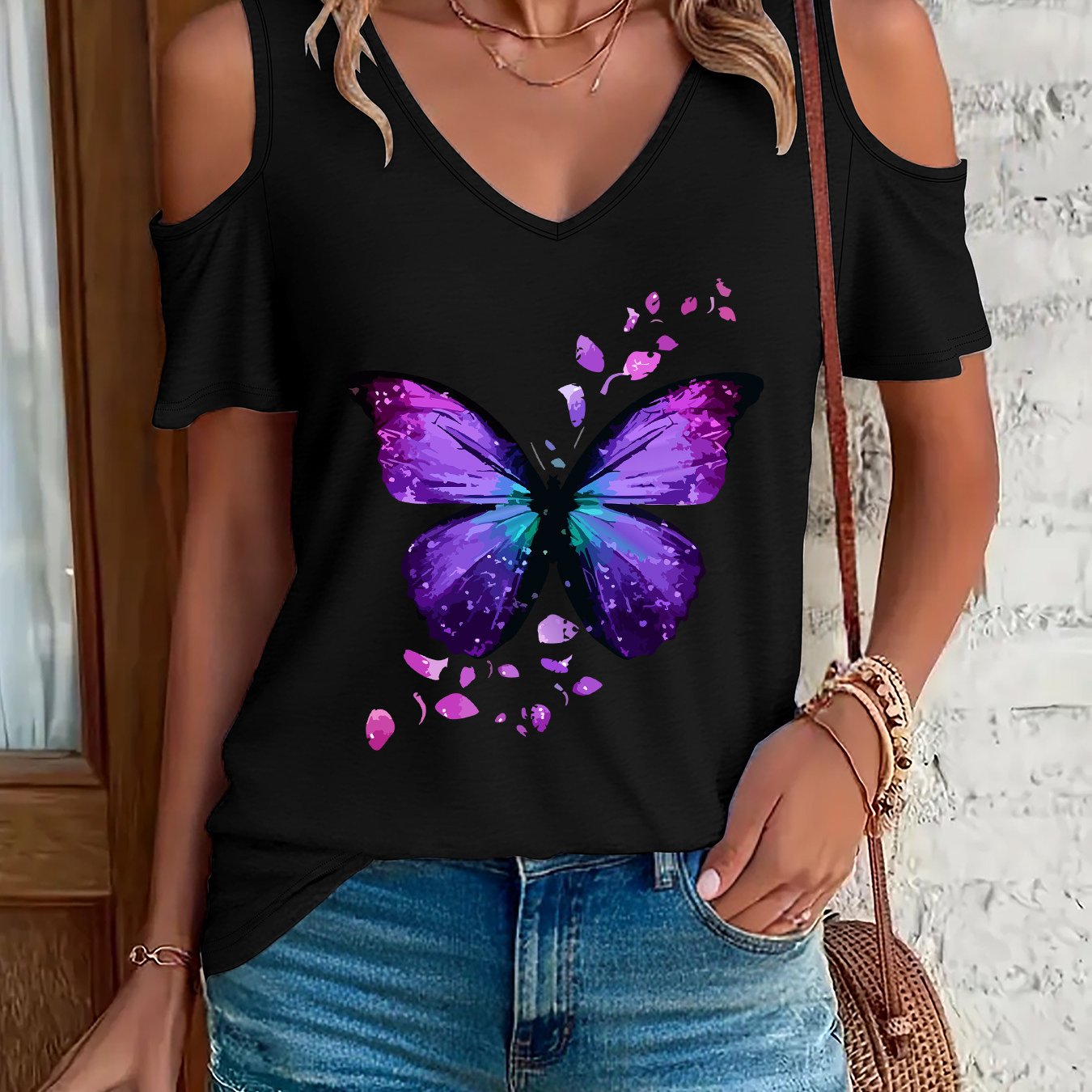 TEMU T-shirt tendance pour femmes avec un motif imprimé et un col en V, T-shirt élégant à manches courtes et épaules dénudées pour femmes