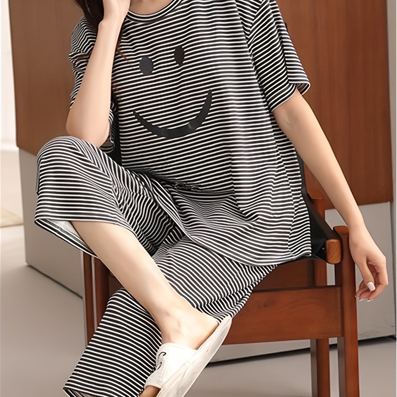 E-shop Damen Sommer Cartoon Niedliches Bedrucktes Pyjama Set, Rundhals Kurzarm Sieben-Punkte-Hose Zweiteiliges Gestreiftes Bequemes