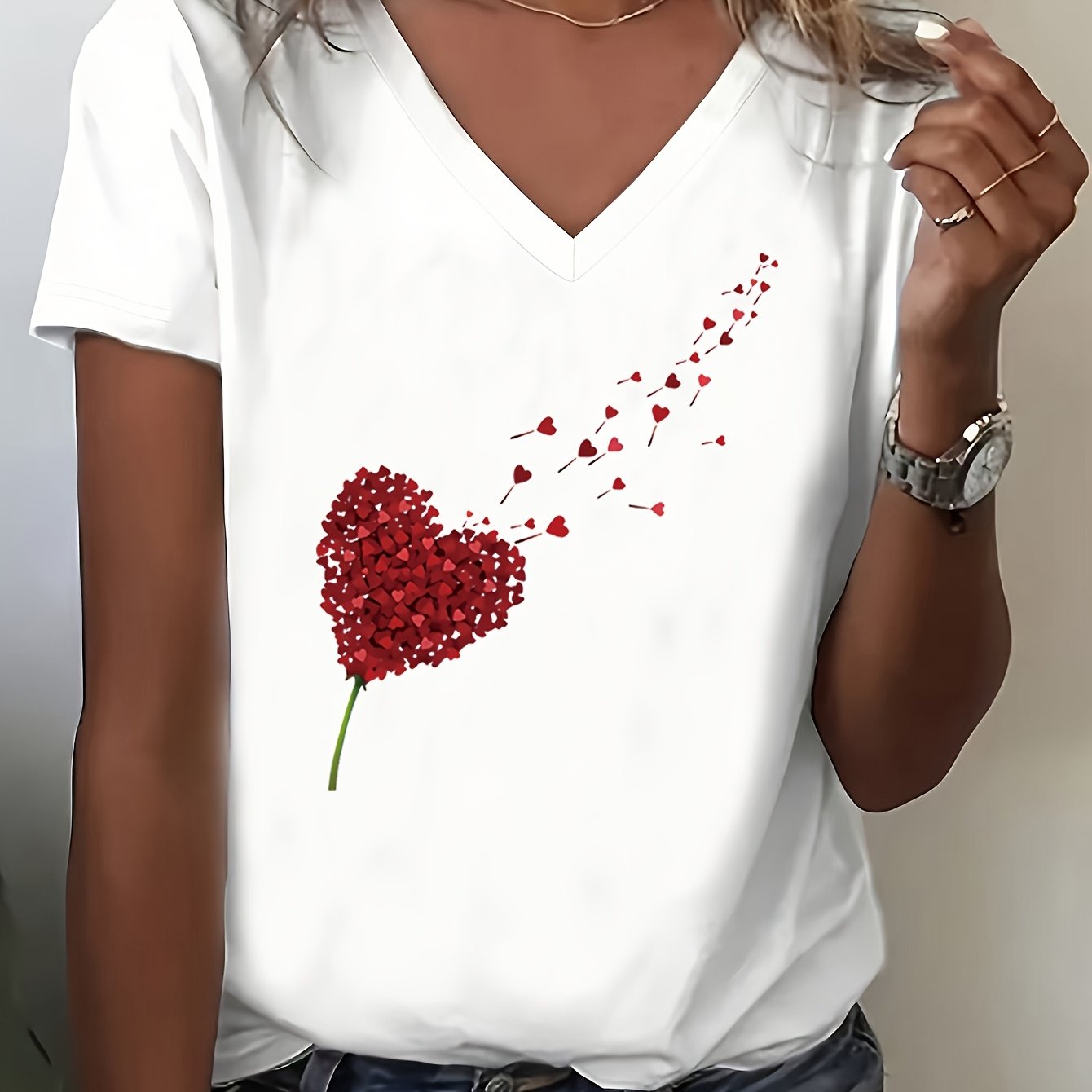 A 'beautiful And Vibrant' Heart-shaped Dandelion Print T-shirt, Women's V-neck Top, Casual And Fashionable Spring/summer Women's Clothing