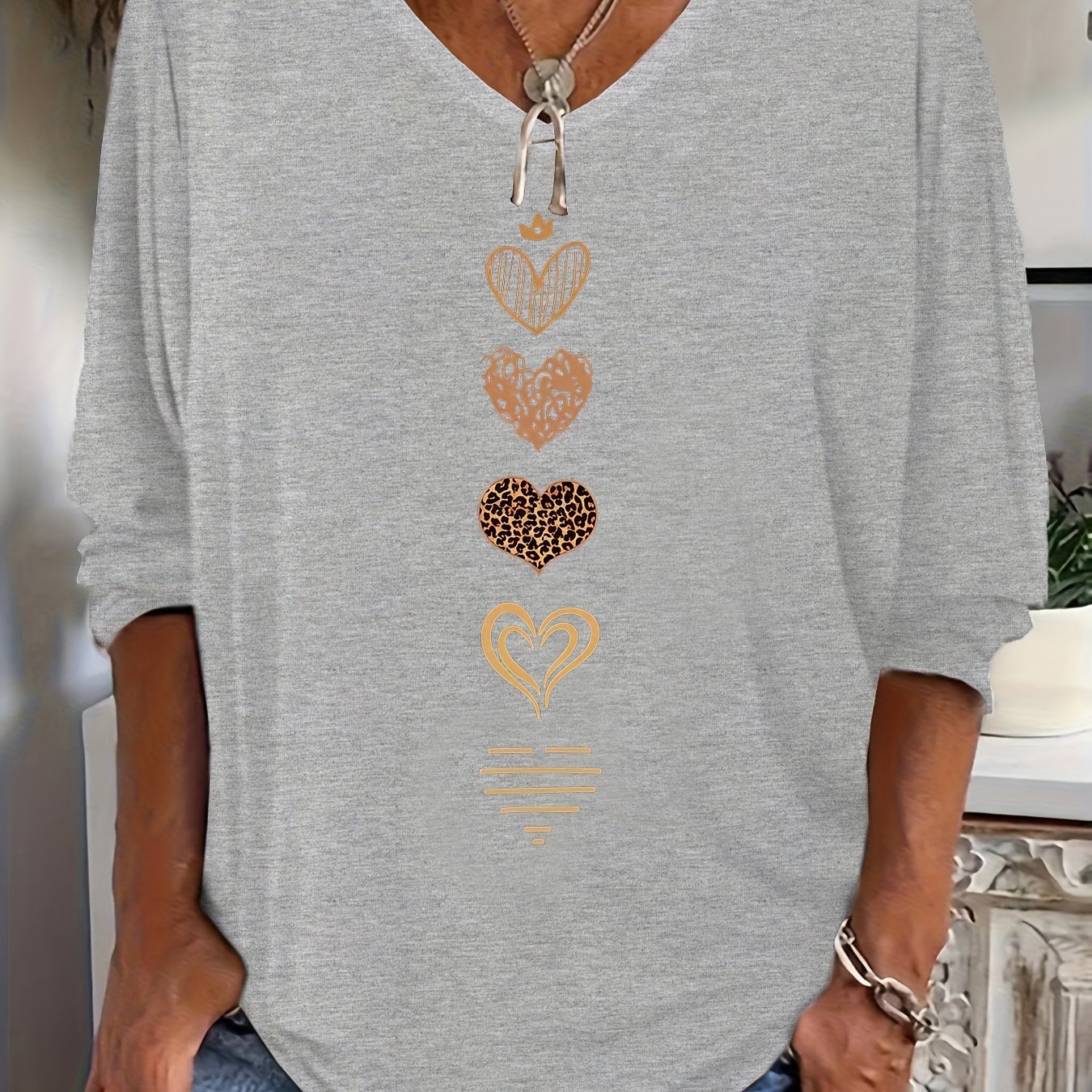 TEMU Plus Size Women's V-neck Top - Leopard Heart Pattern Print, 3/4 Sleeve, Machine Washable Fabric, Casual & , Elegant Versatile Top, Choice
