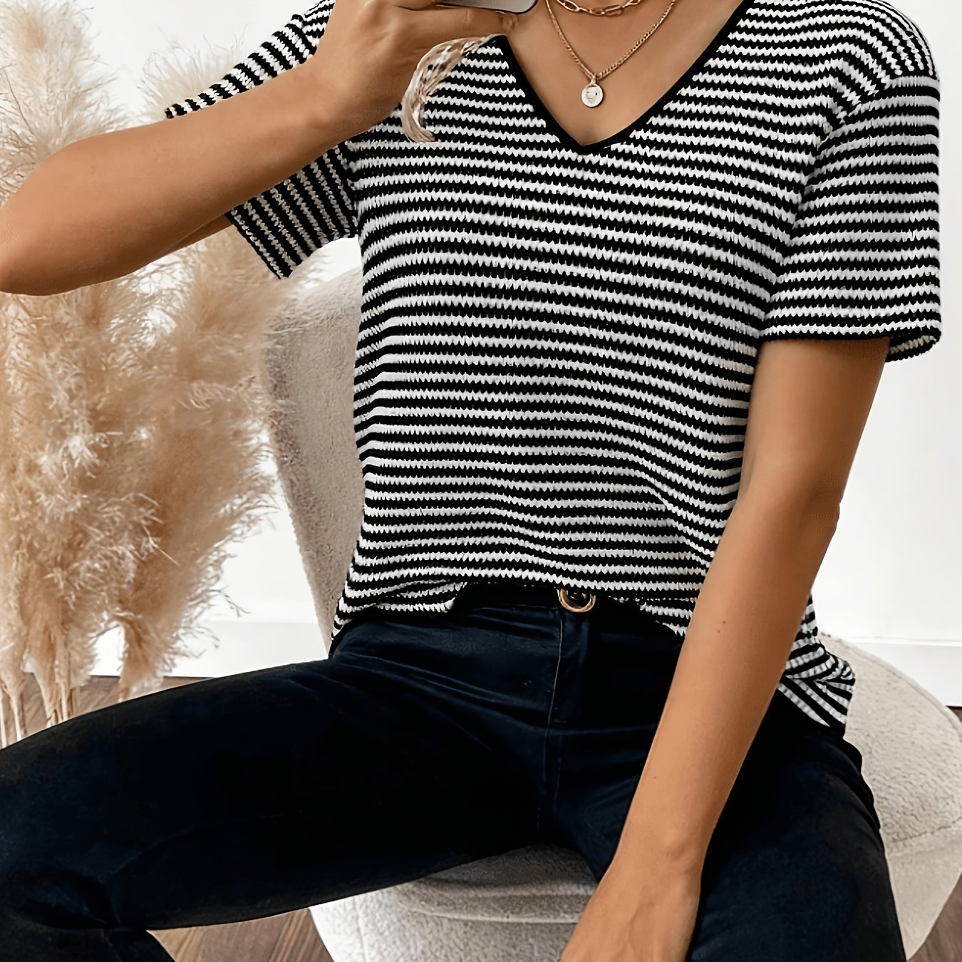 TEMU Plus Size - Cross-border Western Plus Size Women's Bow-decorated Striped Short Sleeve V-neck T-shirt