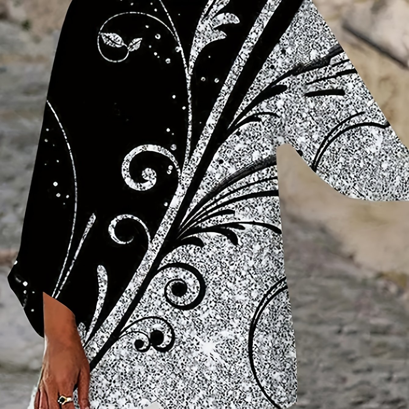 Plus Size, Spring And Autumn Geometric Print Mid-sleeve Round Neck Top