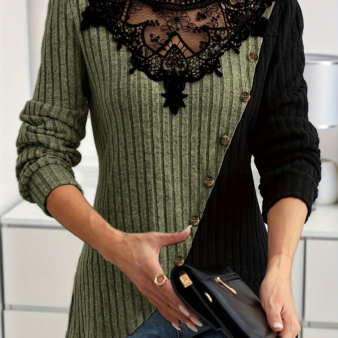 Casual Long-sleeve Top For Women Featuring A Color And Lace Details