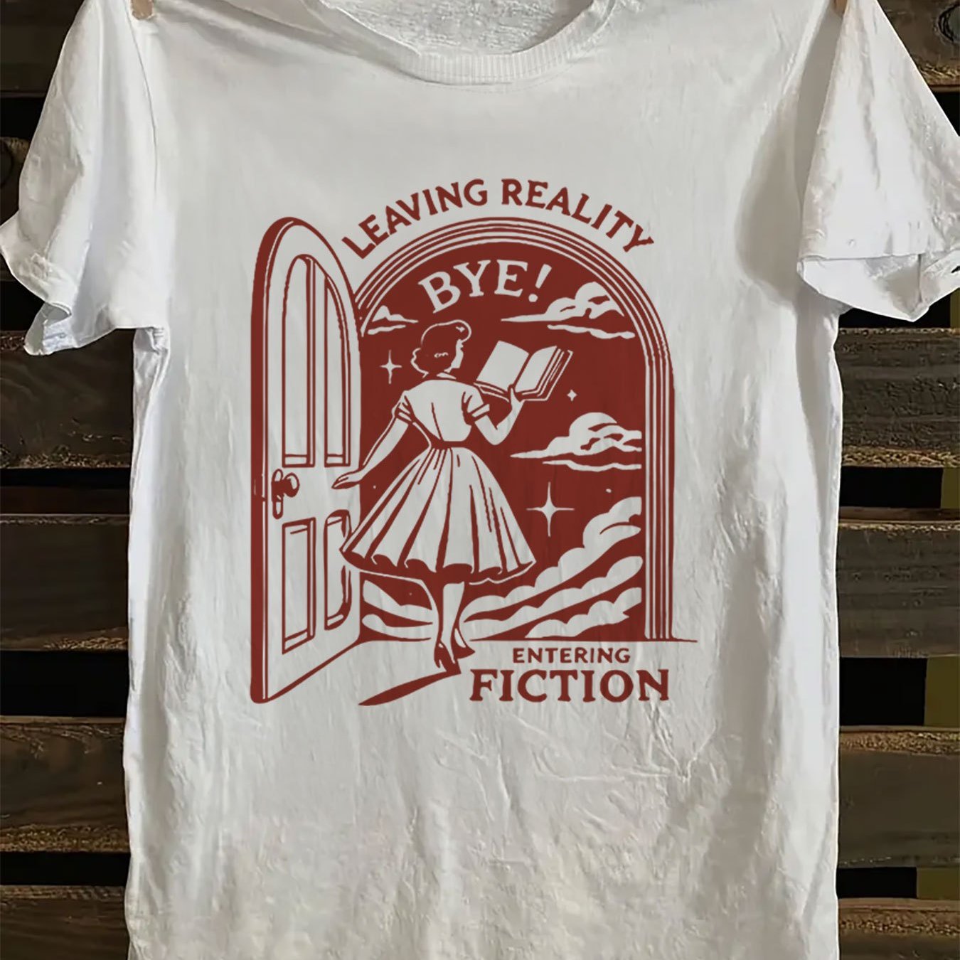 Short-sleeved Round-neck Retro Style Featuring 'leaving Reality' Printed On It