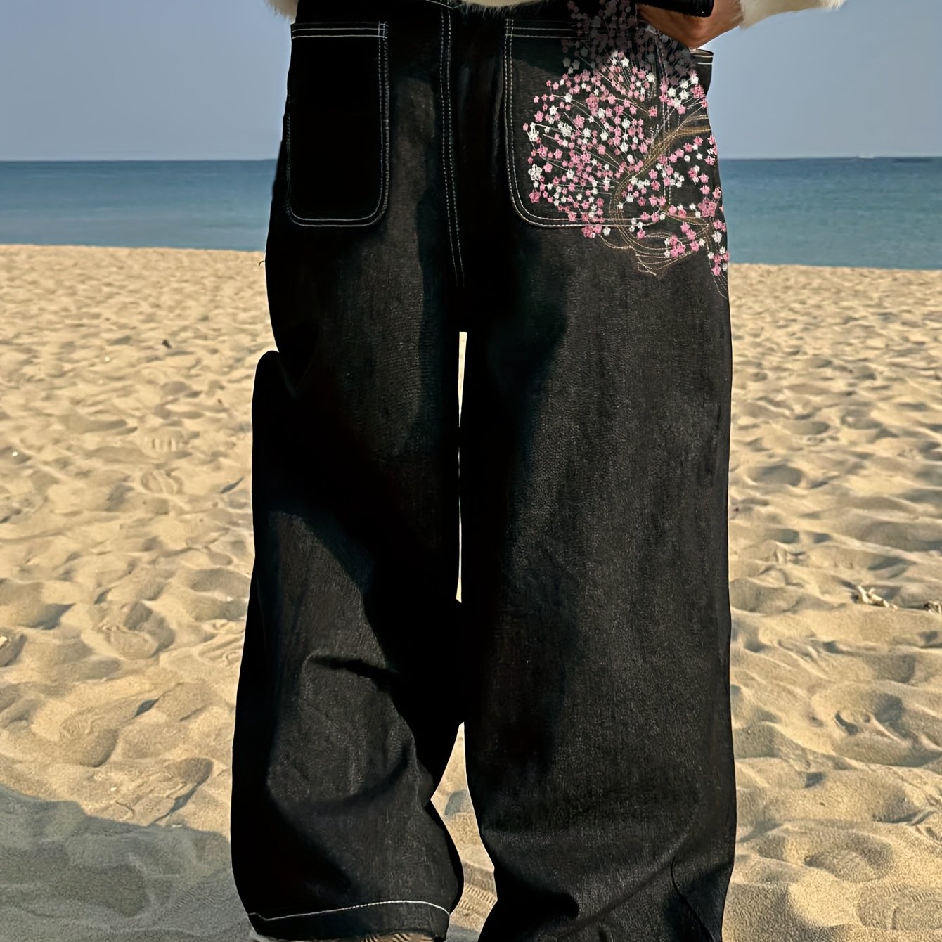 Image of Men's Black Baggy Wide Leg Jeans, Oriental Floral Embroidery Front And , White Contrast New Chinese Style Y2k Hip Hop Streetwear Trousers, Pocket Embroidery
