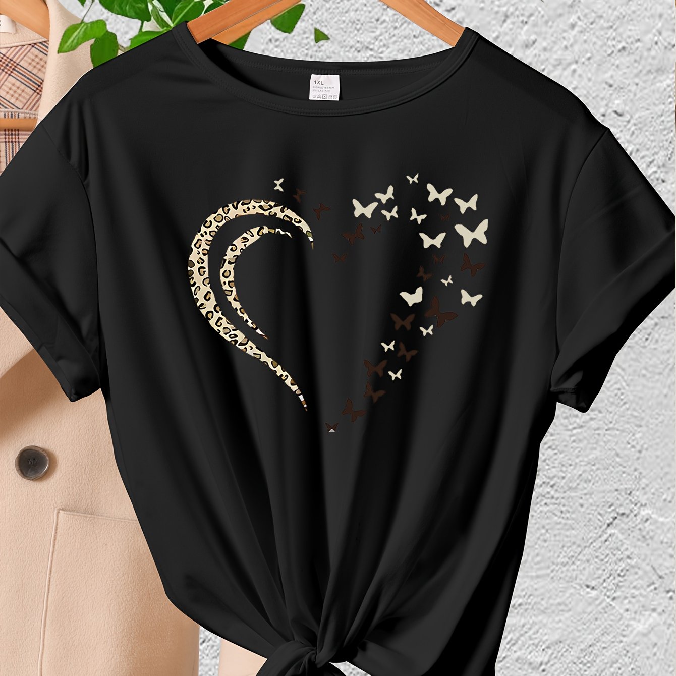 Image of Plus Size - Plus Size - Fashionable Plus-size Short-sleeve T-shirt With , Made From Fabric, A Comfortable Top For