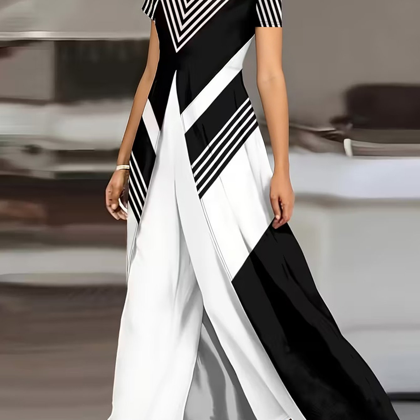 Image of Plus Size, [plus Size 2pcs Set] Spring/summer Black& White Chevron Striped Plus Size Women's Round Neck Short Sleeve Top+ White Pants 2pcs Set| Plus Size Women Clothes|