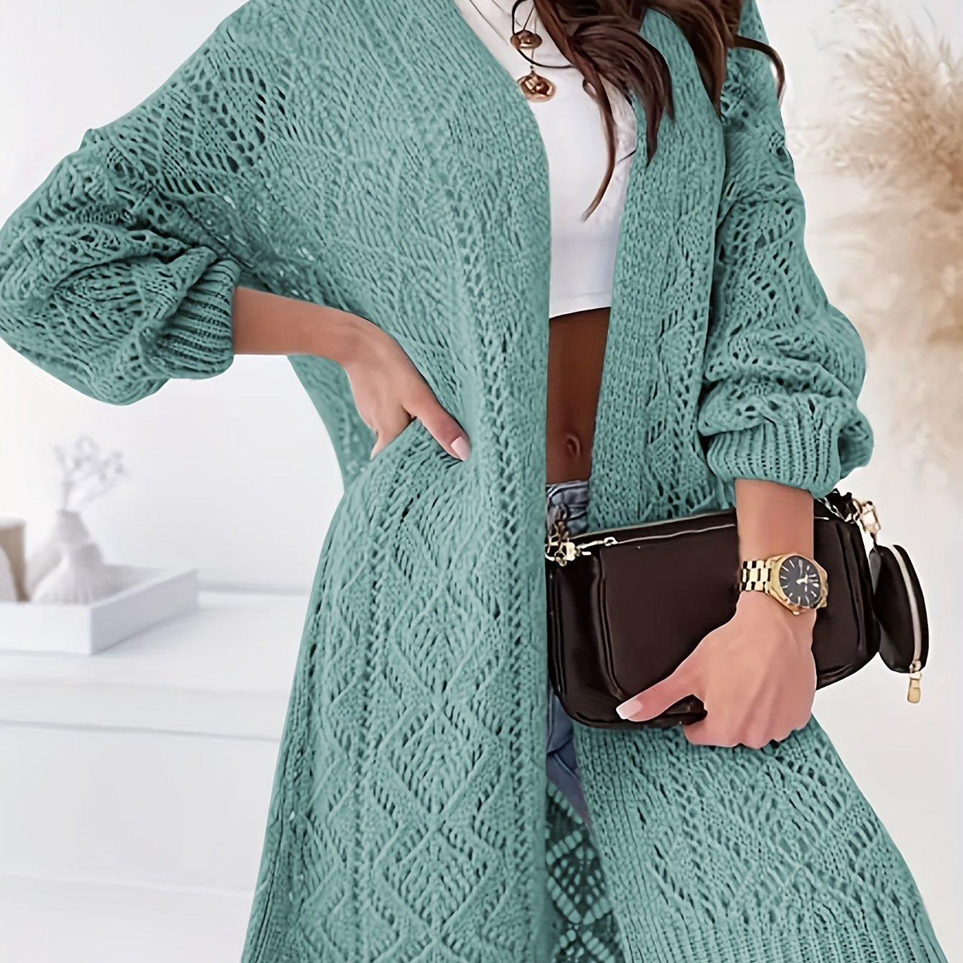E-shop Dickes Damen-Cardigan in großen Größen mit V-Ausschnitt und langen Ärmeln für Herbst und Winter.