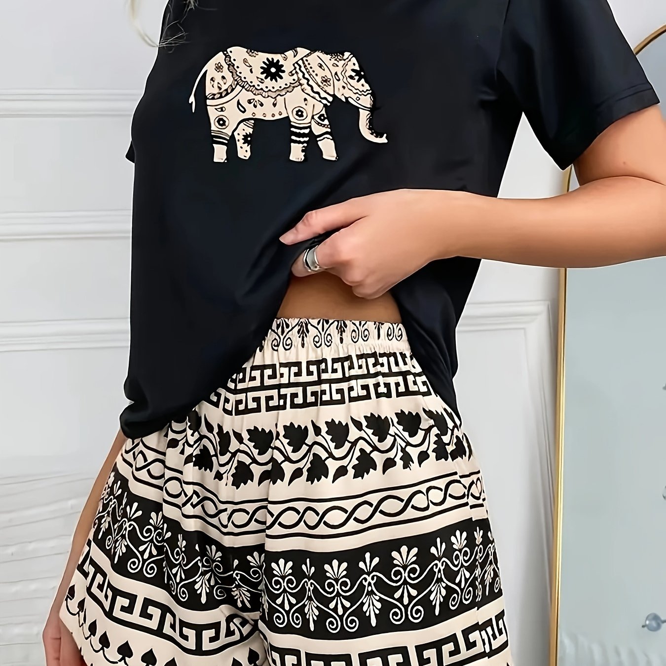 E-shop Damen Kurzarm Pyjama Set mit Shorts, mit Elefanten-Print und aus bequemem Stoff für Zuhause