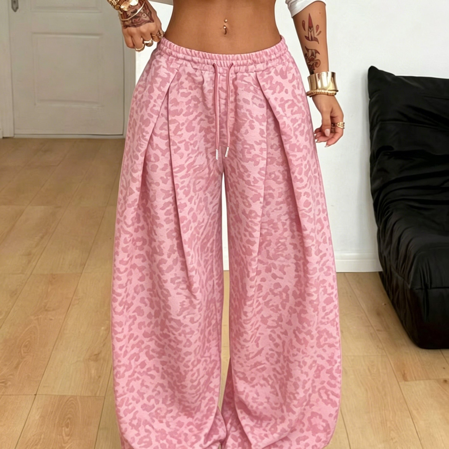 TEMU Pantalon de sport pour femme à imprimé léopard rose - Une combinaison douce mais de léopard aux roses, offrant un look et accrocheur qui se