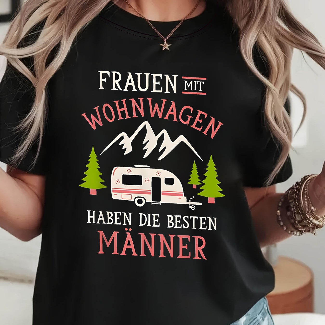 Image of Frauen Mit Wohnwagen Haben Die Besten Letter Print T-shirt, Short Sleeve Crew Neck Casual Top For Summer & Spring, Women's Clothing