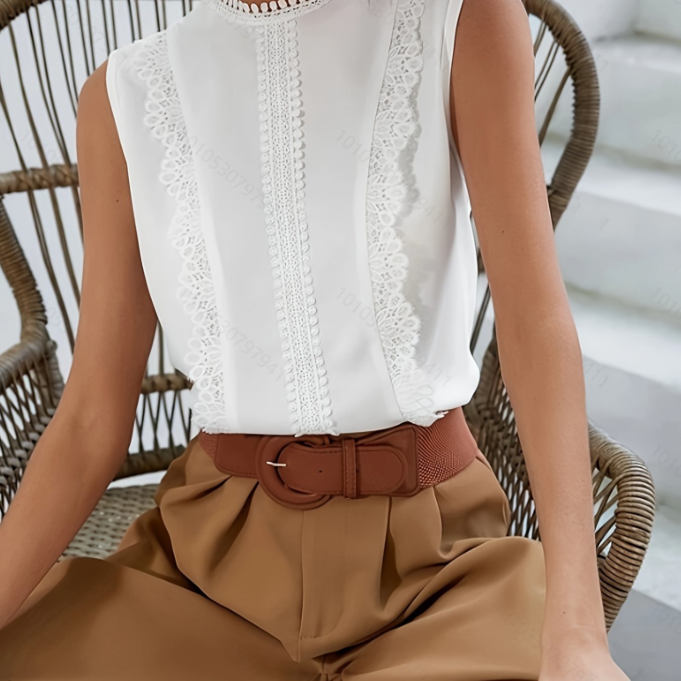 Elegant And Fashionable Round-neck Lace Sleeveless Top Vest